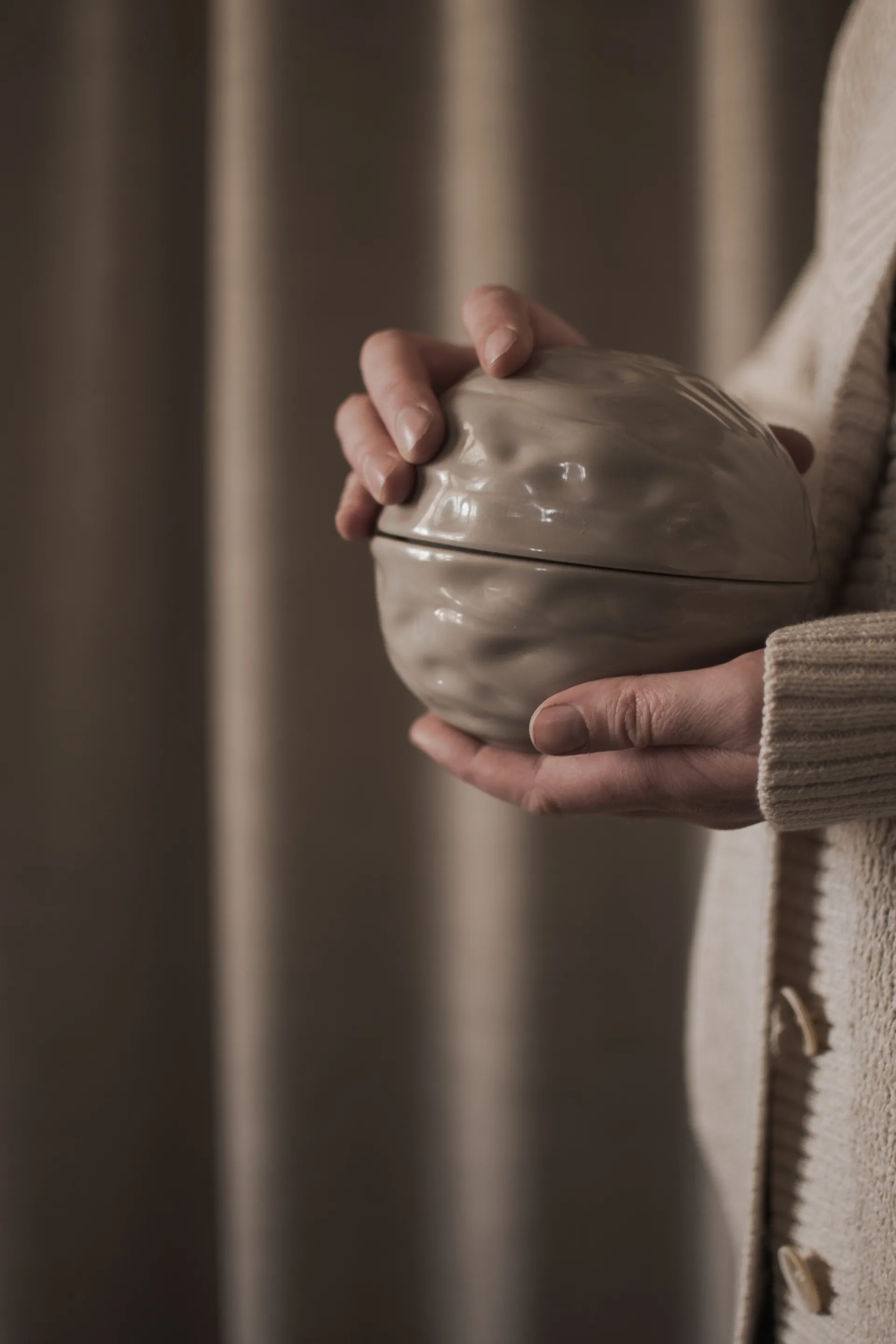 Tigela Walnut com tampa, Shiny mole DBKD