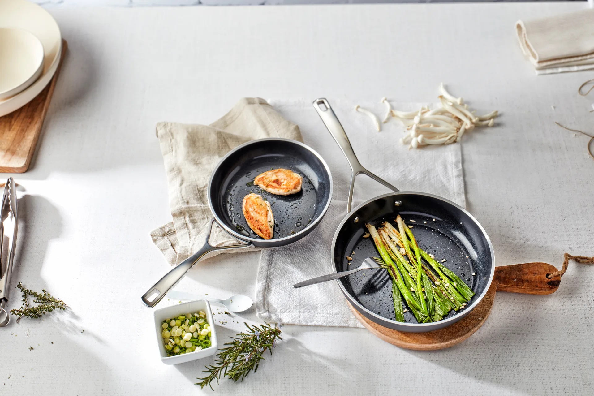 Alu Pro 5 Ceraforce frigideira cerâmica 5-camadas, Ø32 cm Demeyere