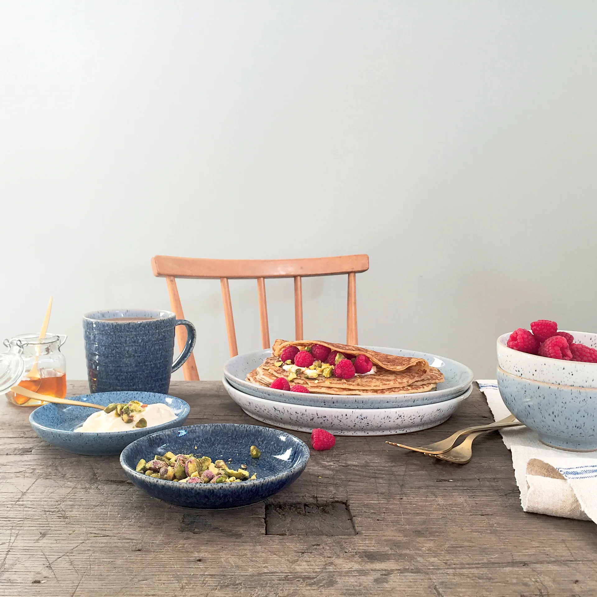 Caneca Studio Blue 40 cl, Chalk-pedra Denby