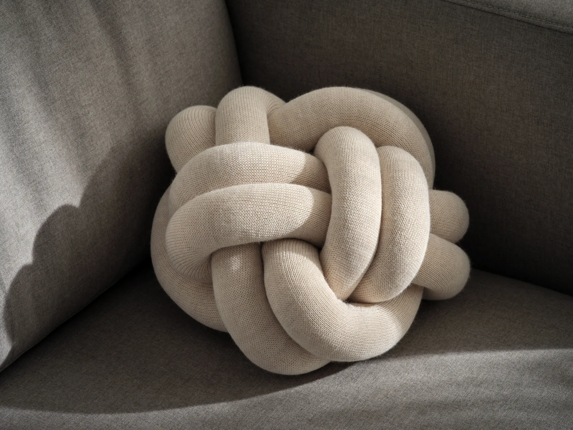 Almofada Knot, cream Design House Stockholm