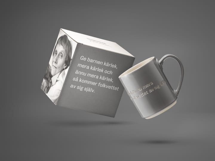 Caneca Astrid Lindgren, Give the children love - cinza-sueco - Design House Stockholm