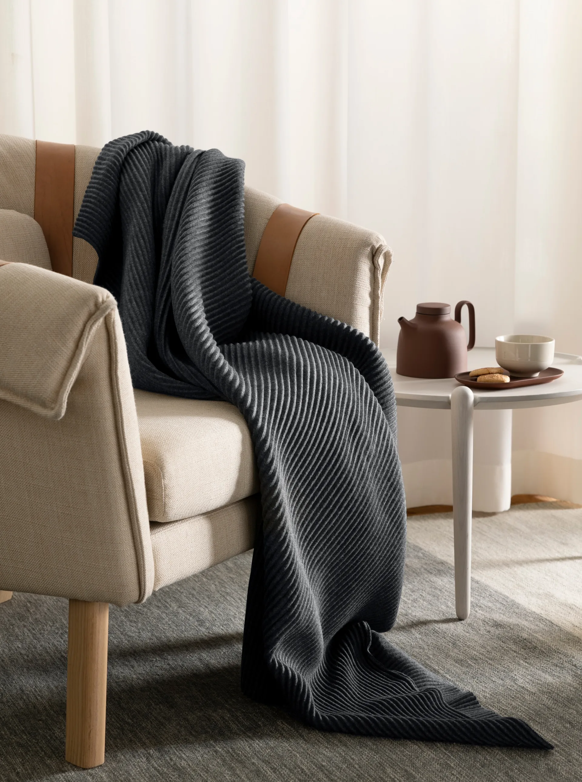 Pleece manta 140x160 cm, Cinza escuro Design House Stockholm