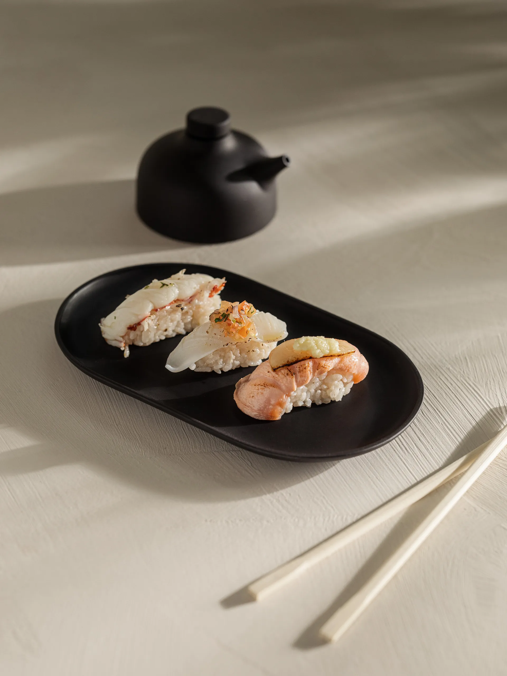 Prato oval Sand 12.5x20 cm, Black clay Design House Stockholm