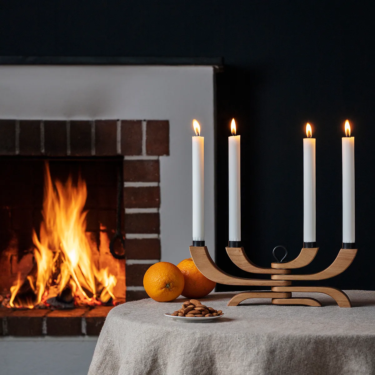 Suporte de velas Nordic Light 4 braços, carvalho Design House Stockholm