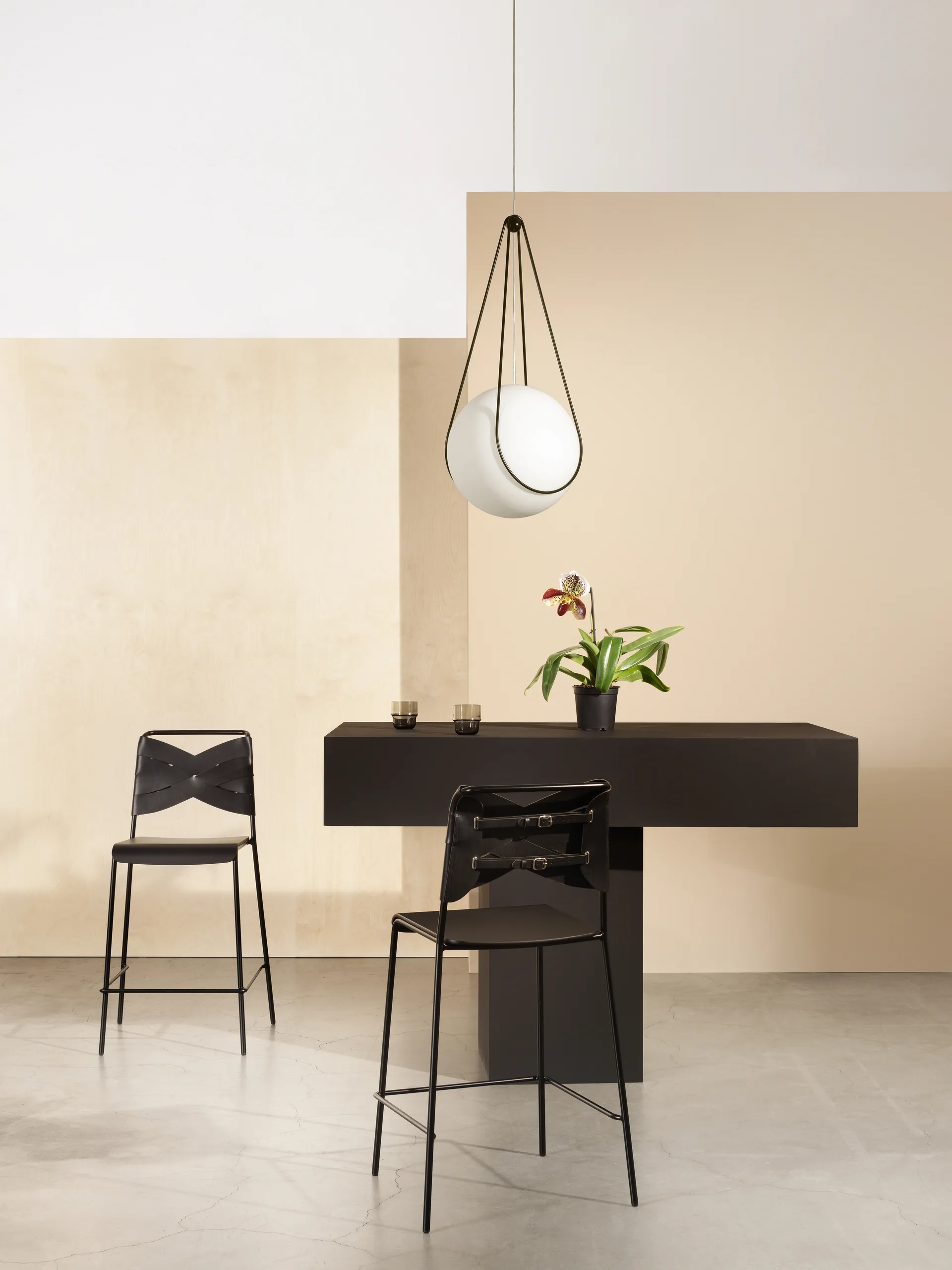 Suporte para candeeiro, Kosmos preto, médio Design House Stockholm