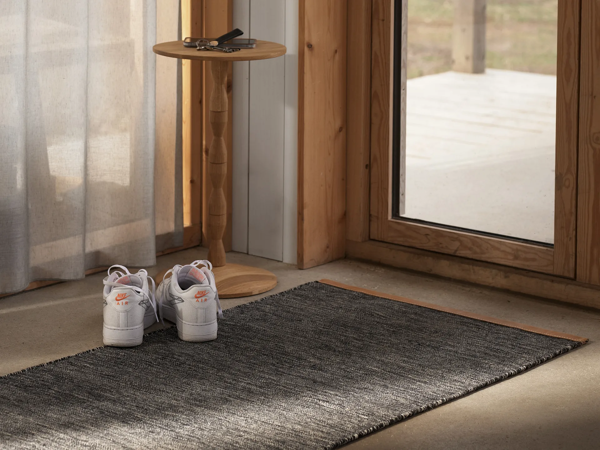 Tapete Björk cinza escuro, 80x250 cm Design House Stockholm