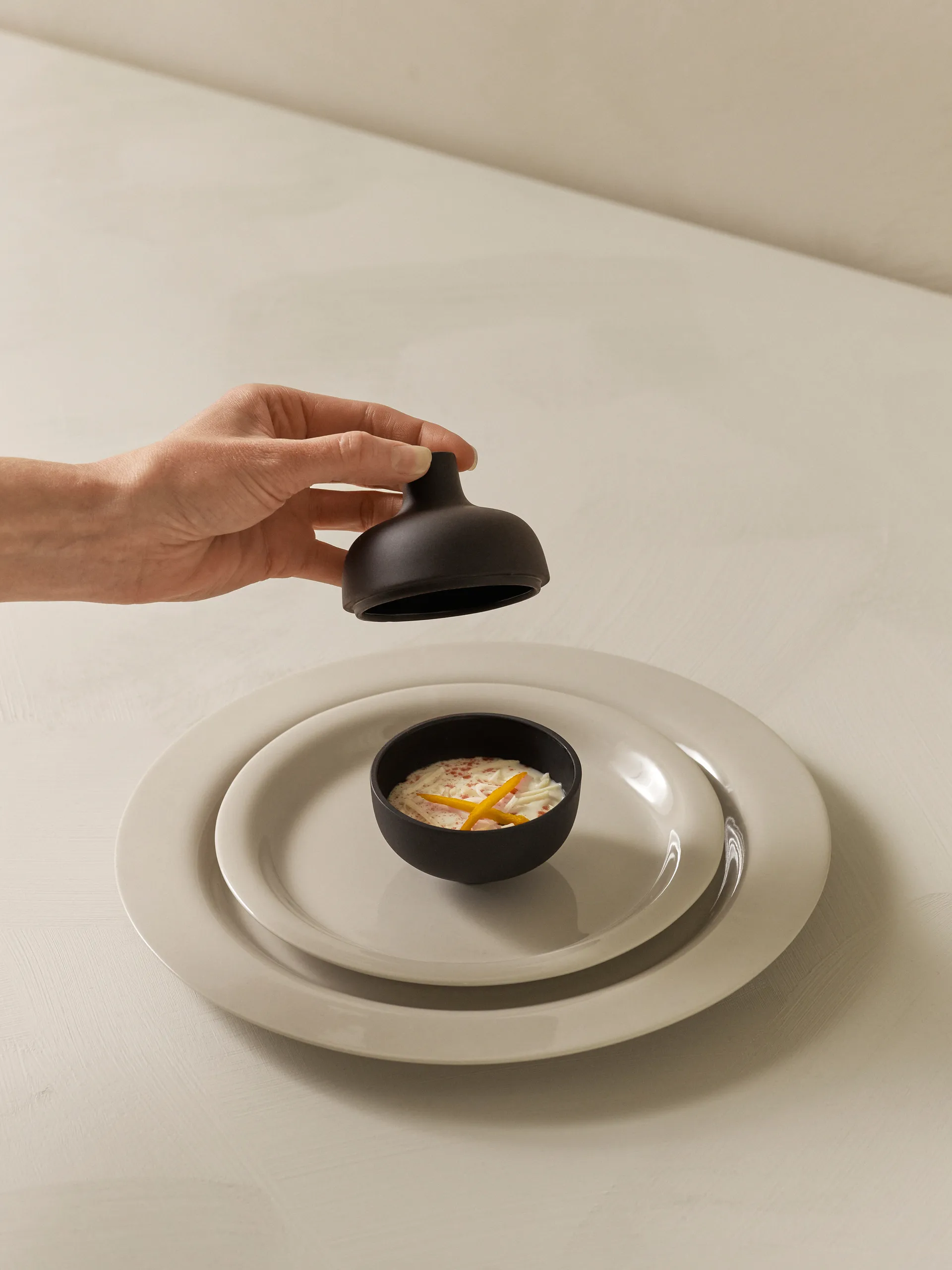 Tigela com tampa Sand S Ø8,2 cm, Black clay Design House Stockholm