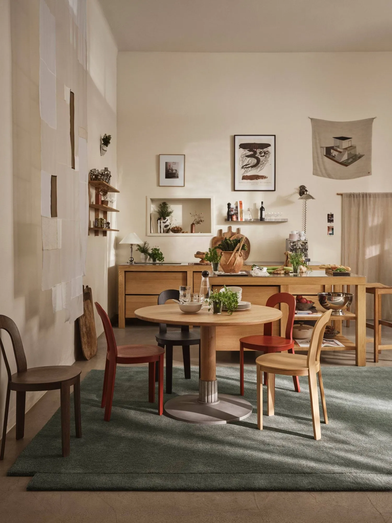Tock Table mesa de jantar, Carvalho escuro, Ø110x76 cm Design House Stockholm