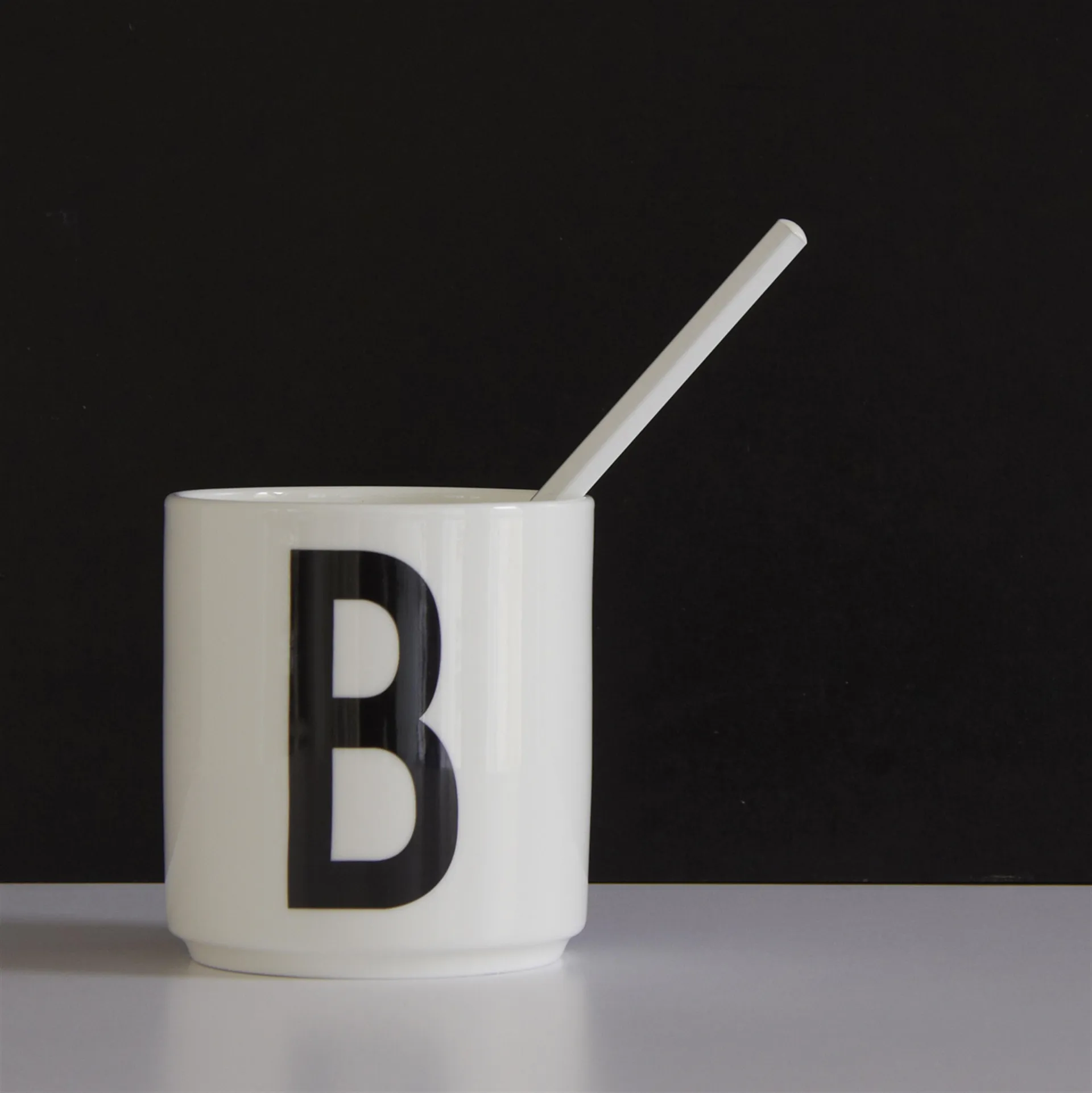 Chávena Design Letters , B Design Letters