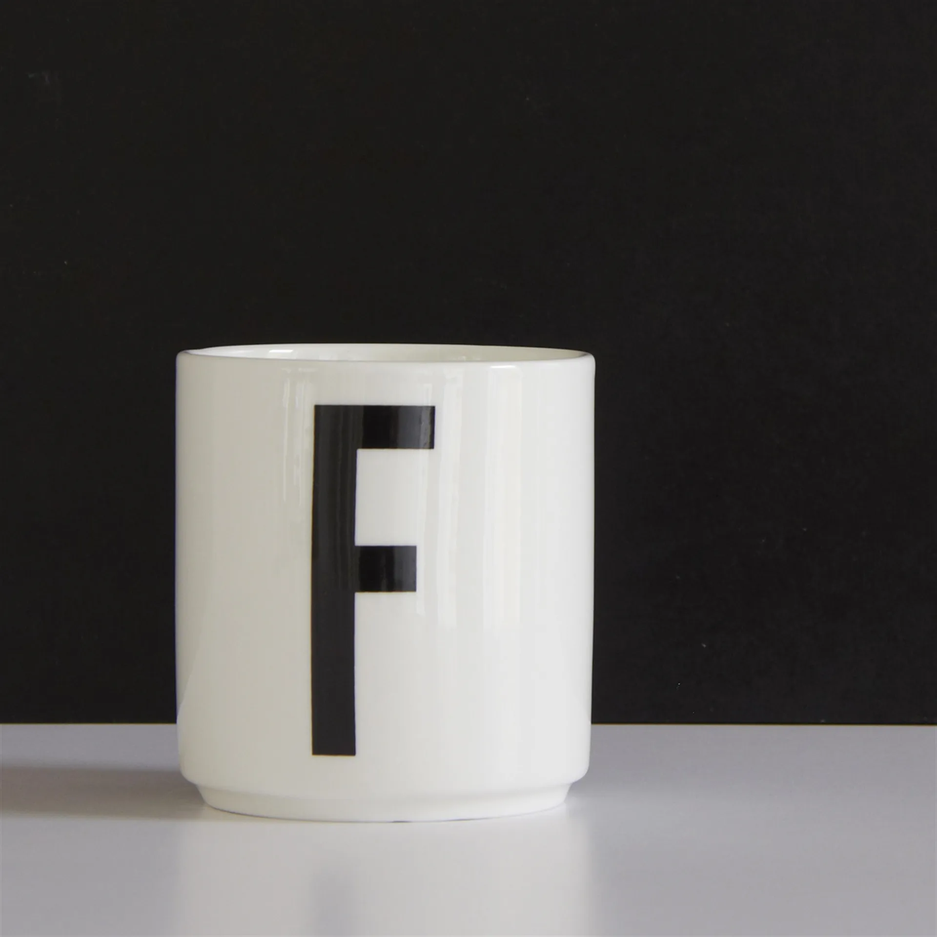 Chávena Design Letters , F Design Letters