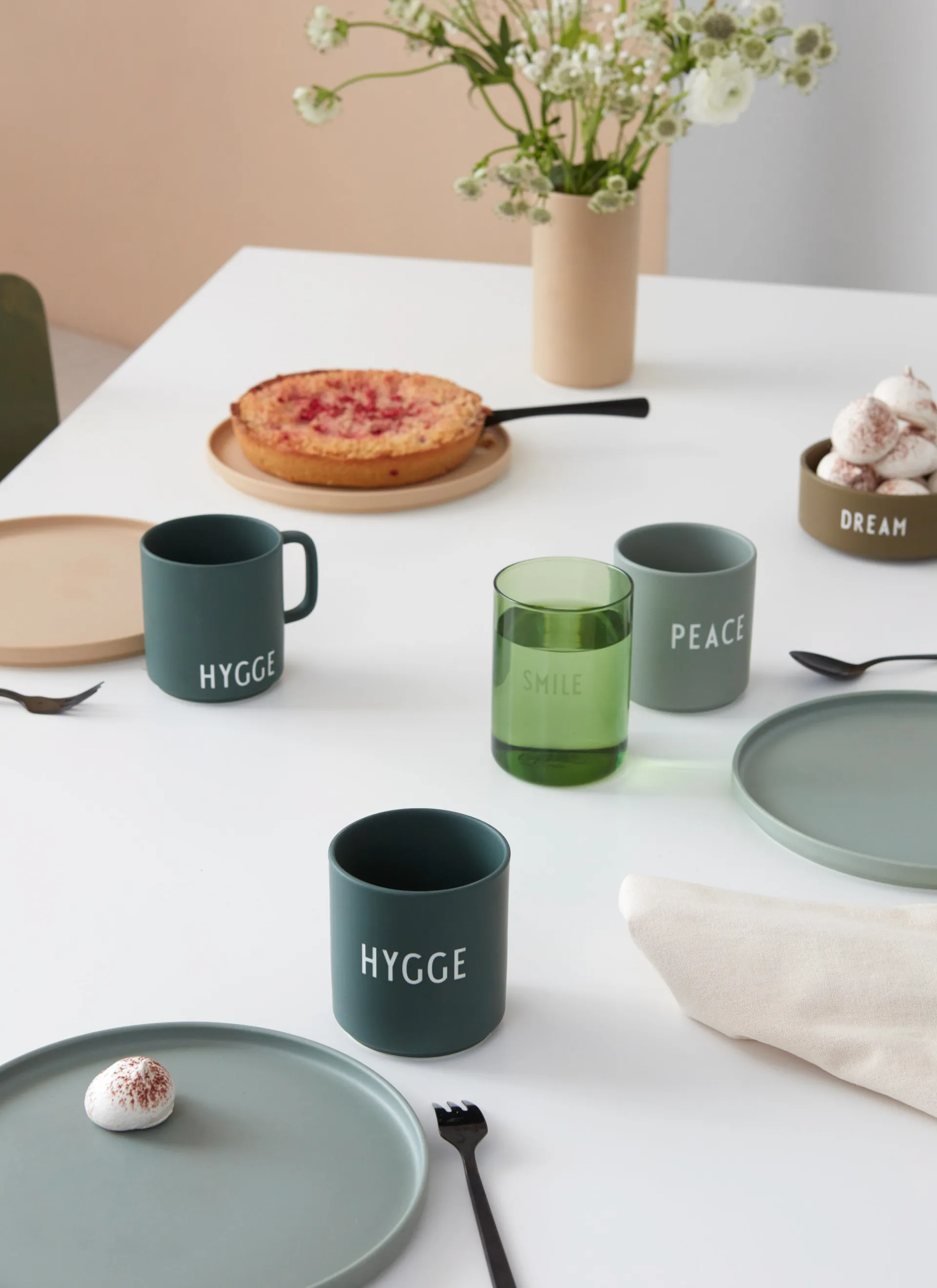 Chávena favourite com pega Design Letters 25 cl, Hygge-dark green Design Letters