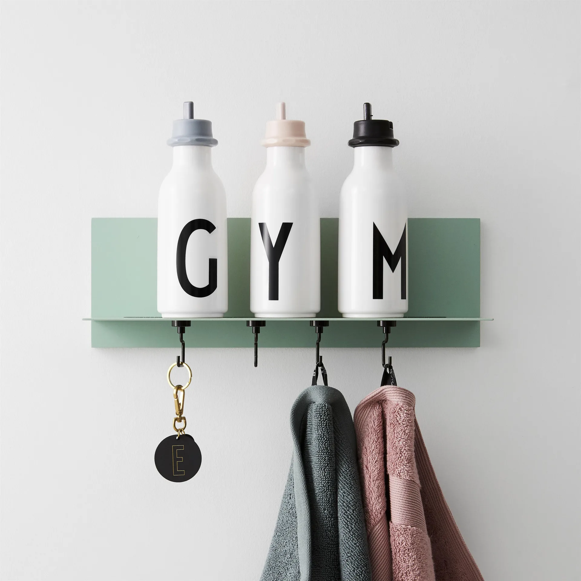 Tampa com bebedor Design Letters, cinza Design Letters