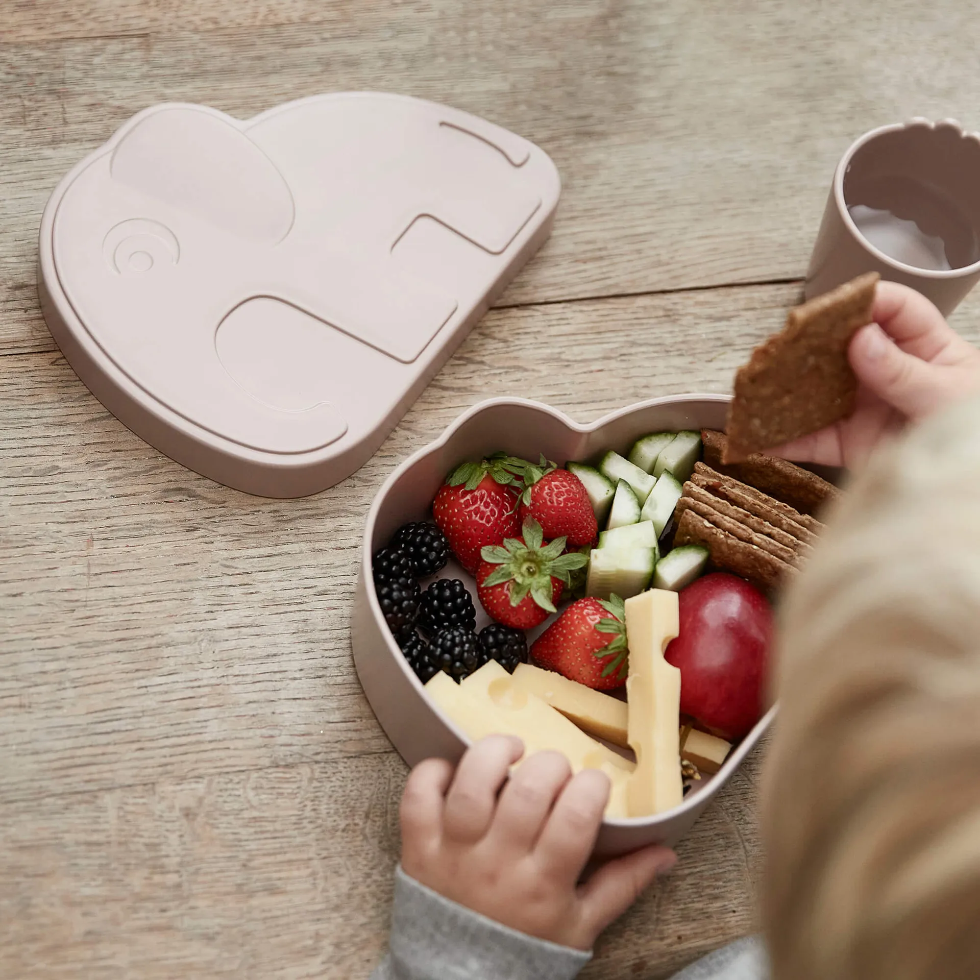 Lancheira Elphee kiddish, Grey Done by deer