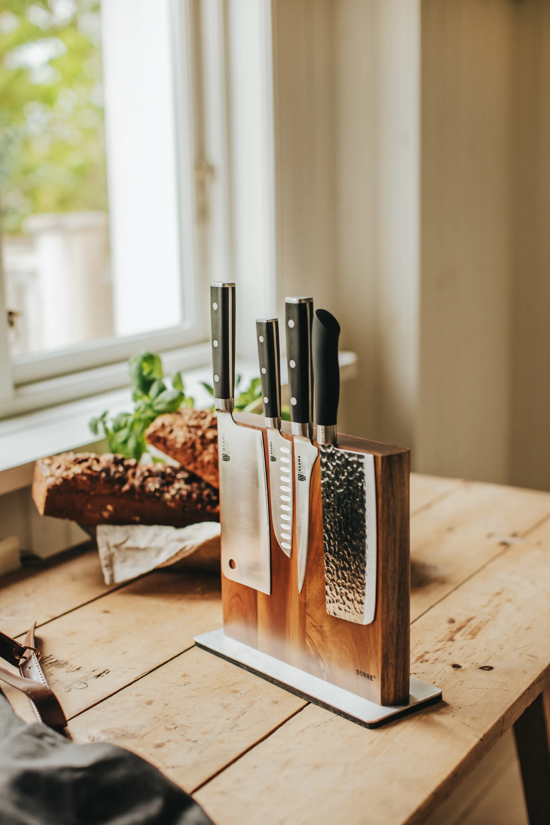 Asama faca Santoku 13 cm, Puxador preto Dorre