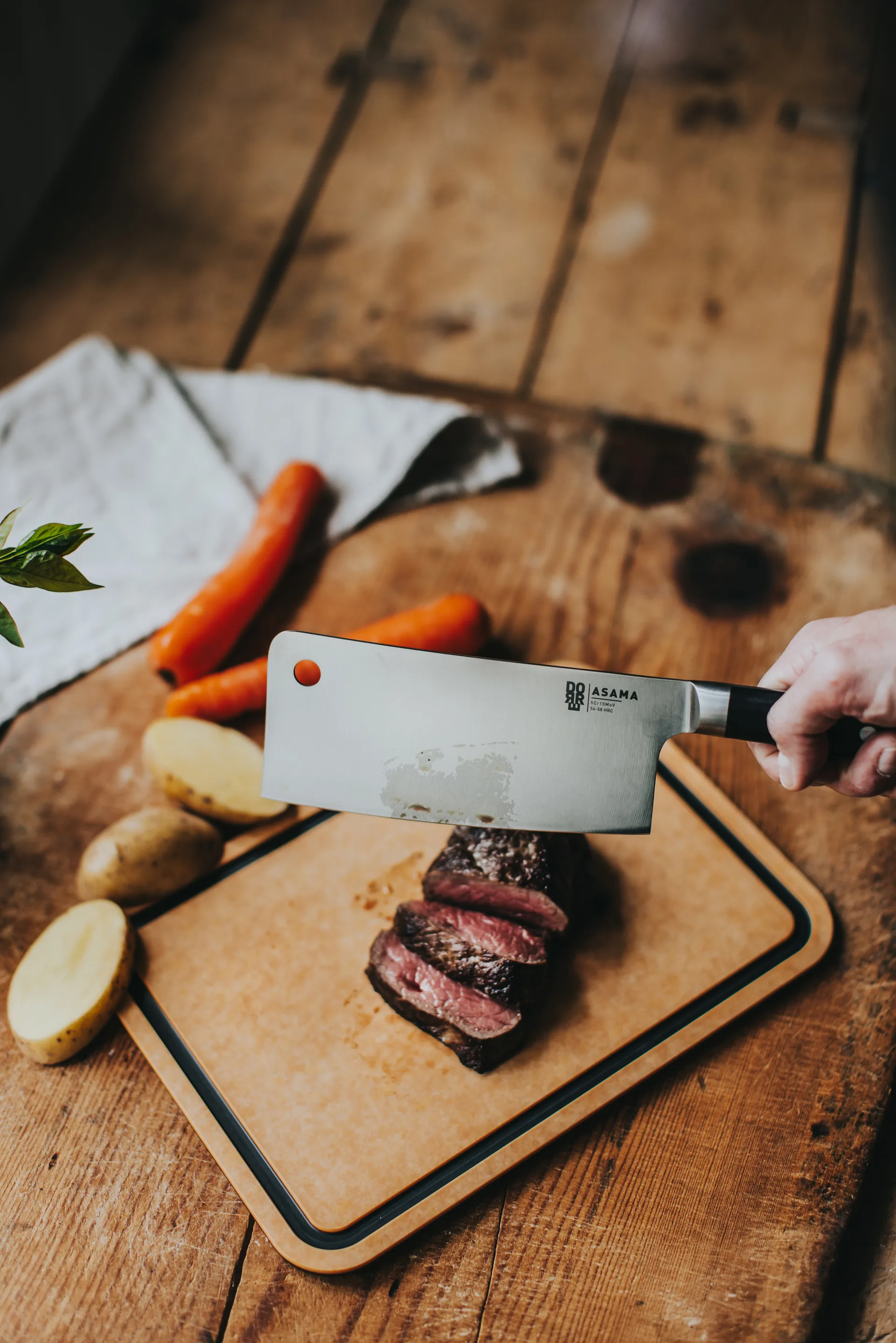 Asama Kinesisk faca de chef 18 cm, Puxador preto Dorre