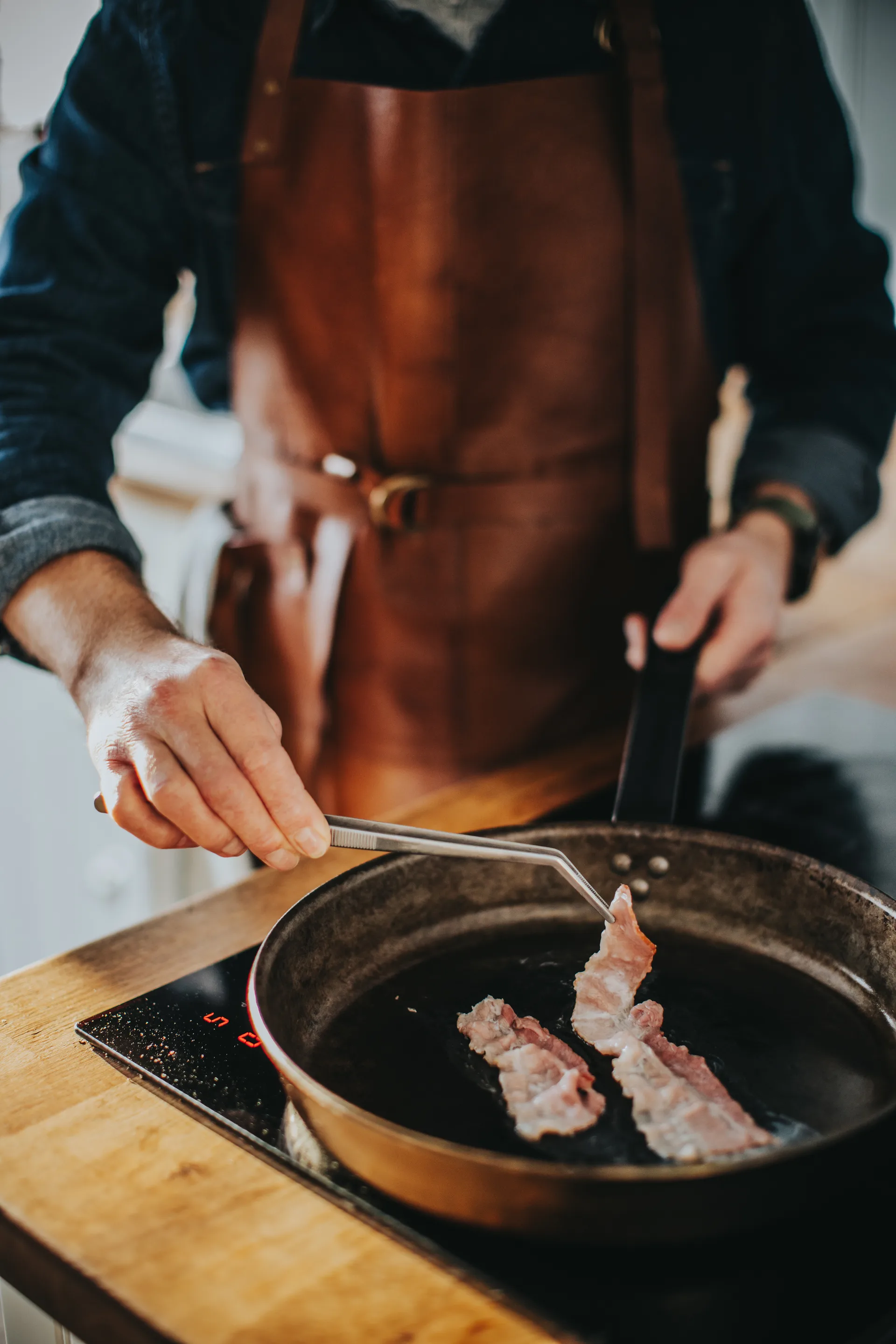 Miah pinça de cozinha com ponta curva 24x2,5 cm, Aço inoxidável Dorre