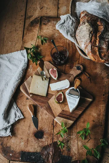 Ollie tábua de queijos com padrão em espinha de peixe 4 peças - FSC Acácia - Dorre