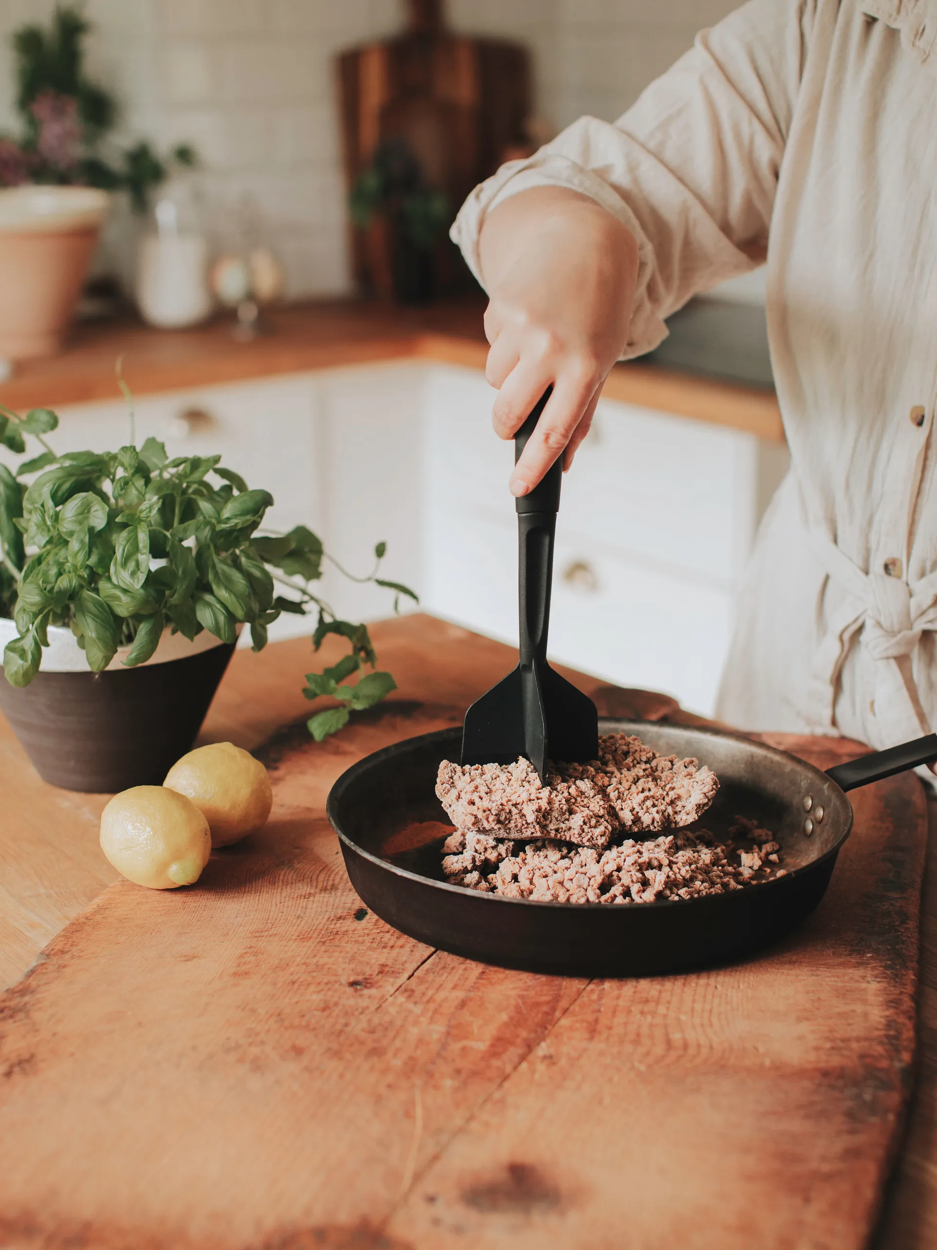 Picadora Kani, Preto Dorre