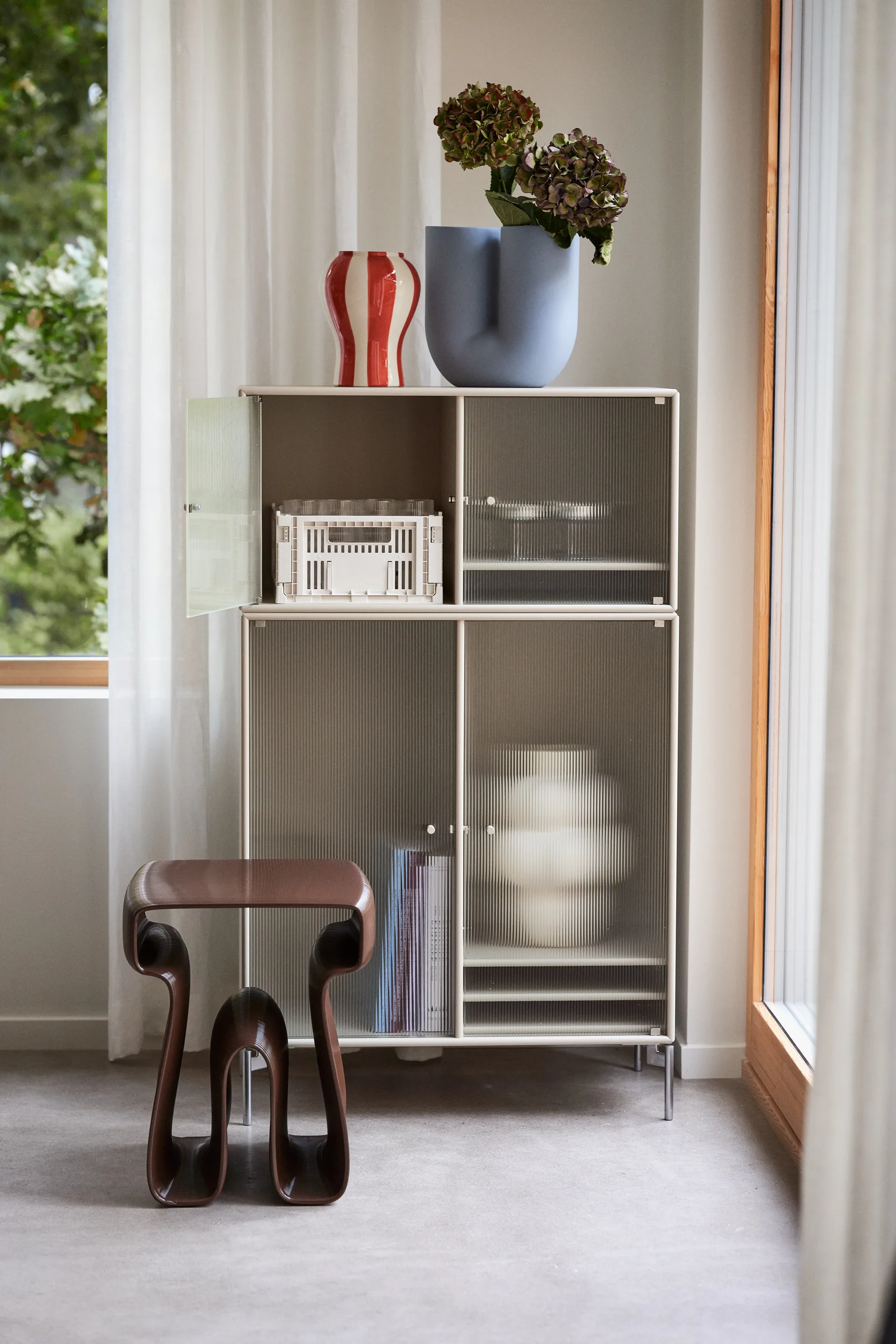 Mesa de apoio Octopus 38x40 cm, Chocolate Ekbacken Studios