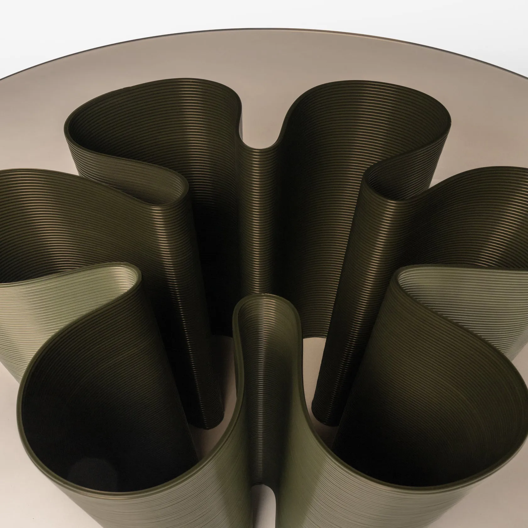 Mesa de centro Anemone Ø110 cm, Olive Ekbacken Studios