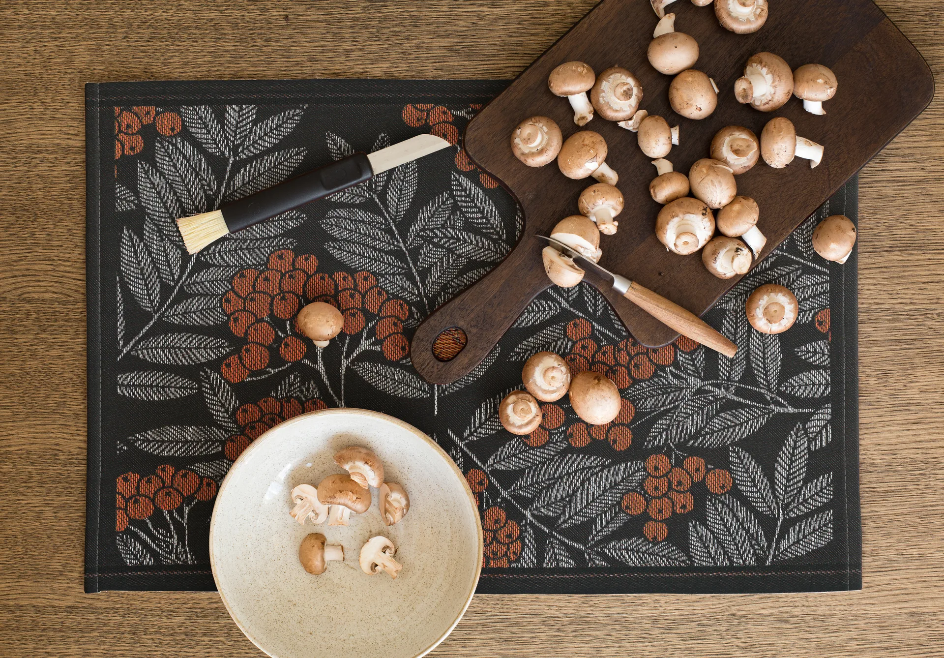 Individual Rönnbärsblad , 35x48 cm  Ekelund Linneväveri