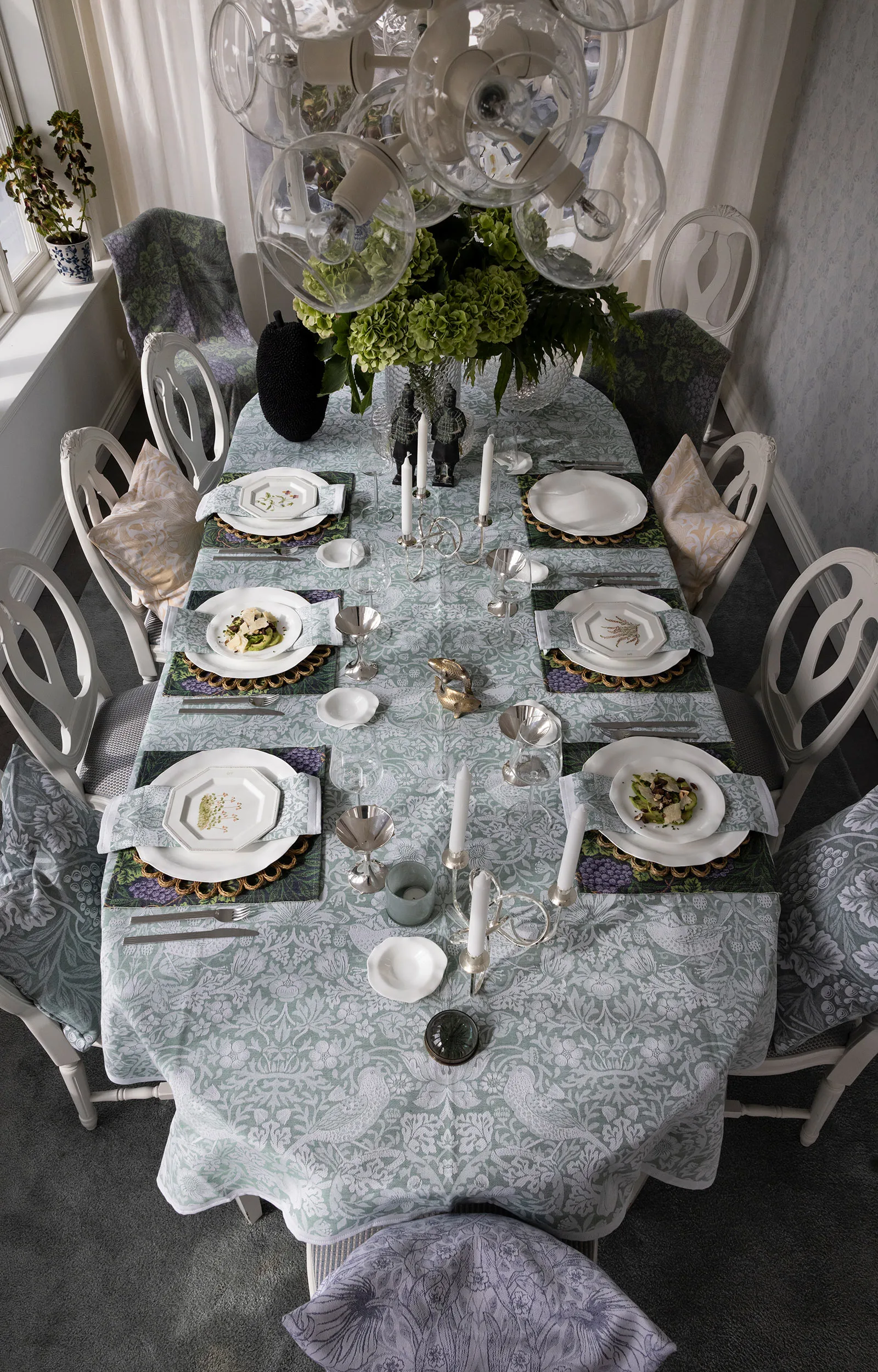 Strawberry Thief toalha de mesa 150x250 cm, Verde Ekelund Linneväveri