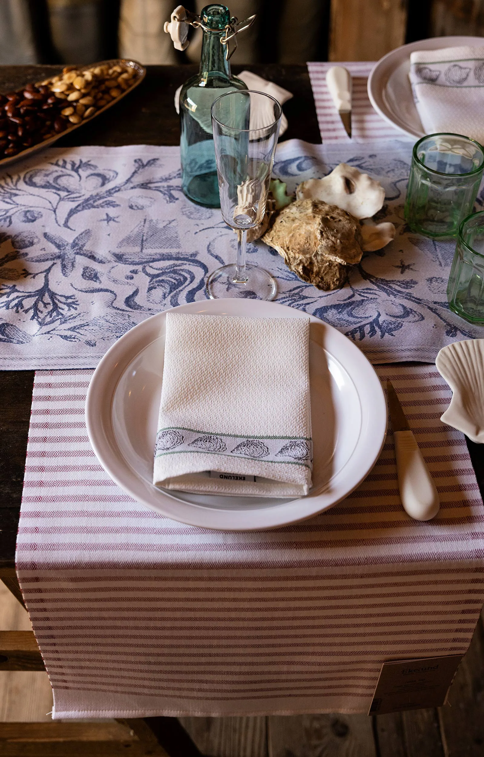 Tvärs guardanapo de tecido 50x50 cm, Vermelho Ekelund Linneväveri