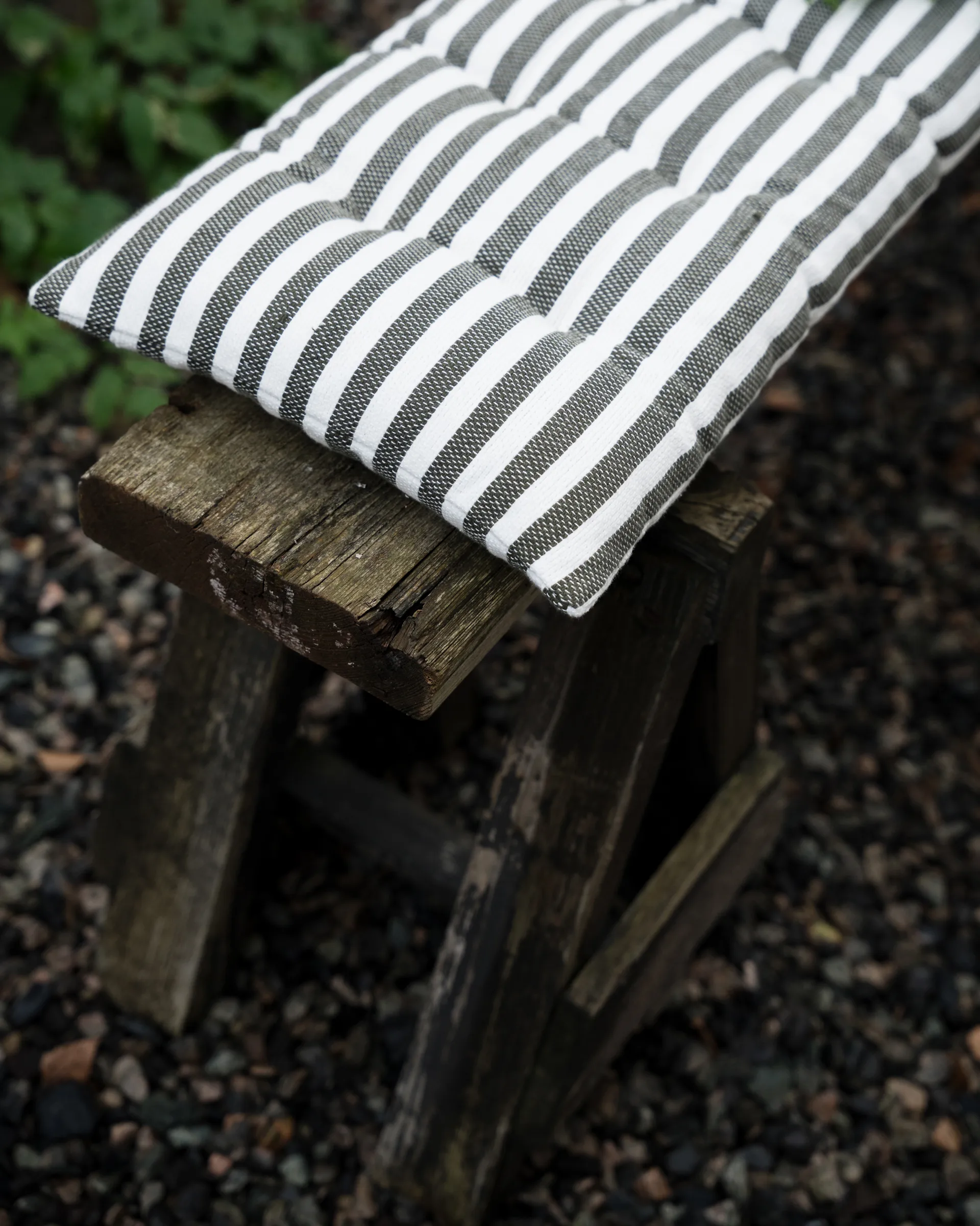 Almofada para escadas Ernst 30x100 cm, Sálvia-branco ERNST