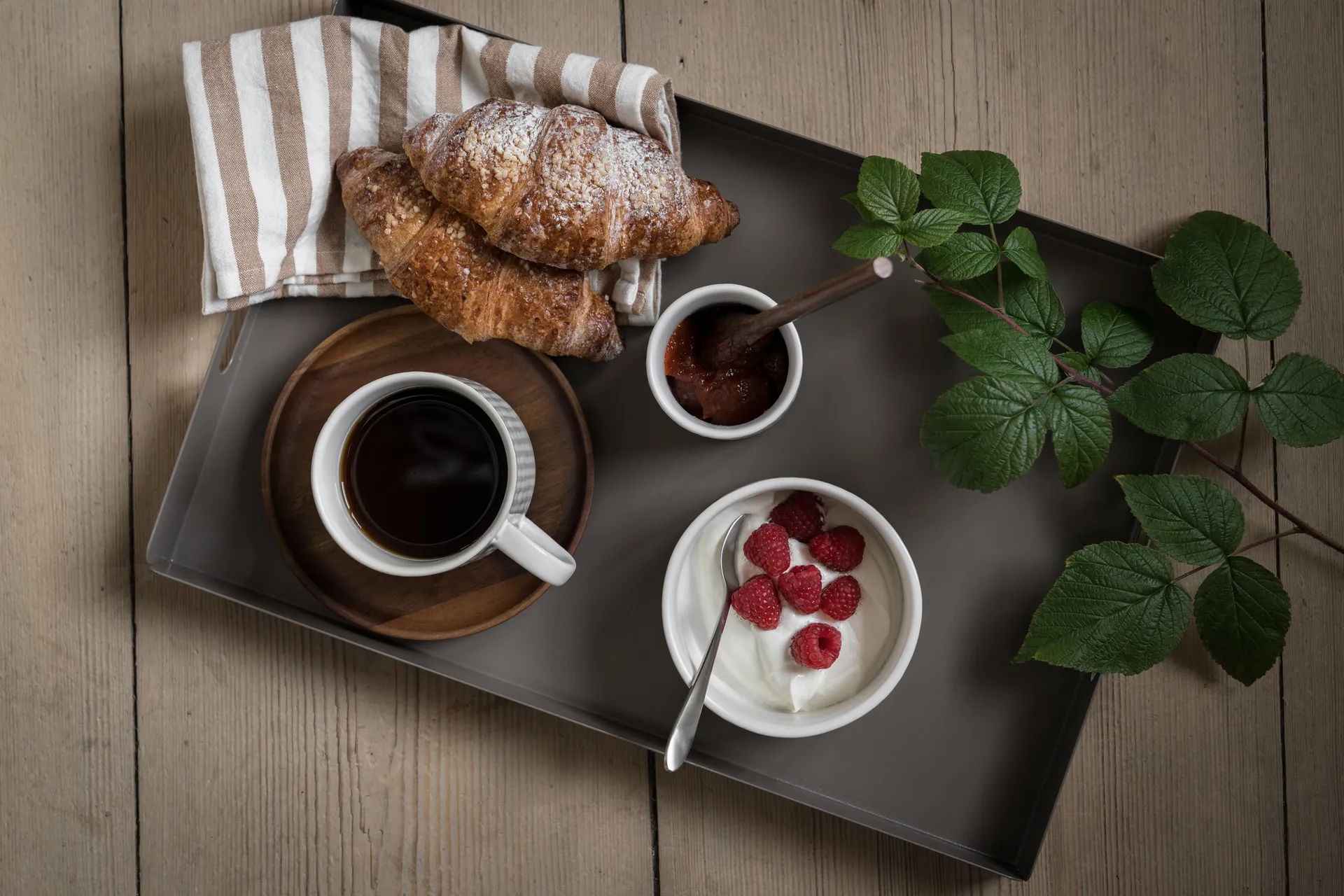 Bandeja de madeira Ernst, Acacia, Ø16,5 cm ERNST