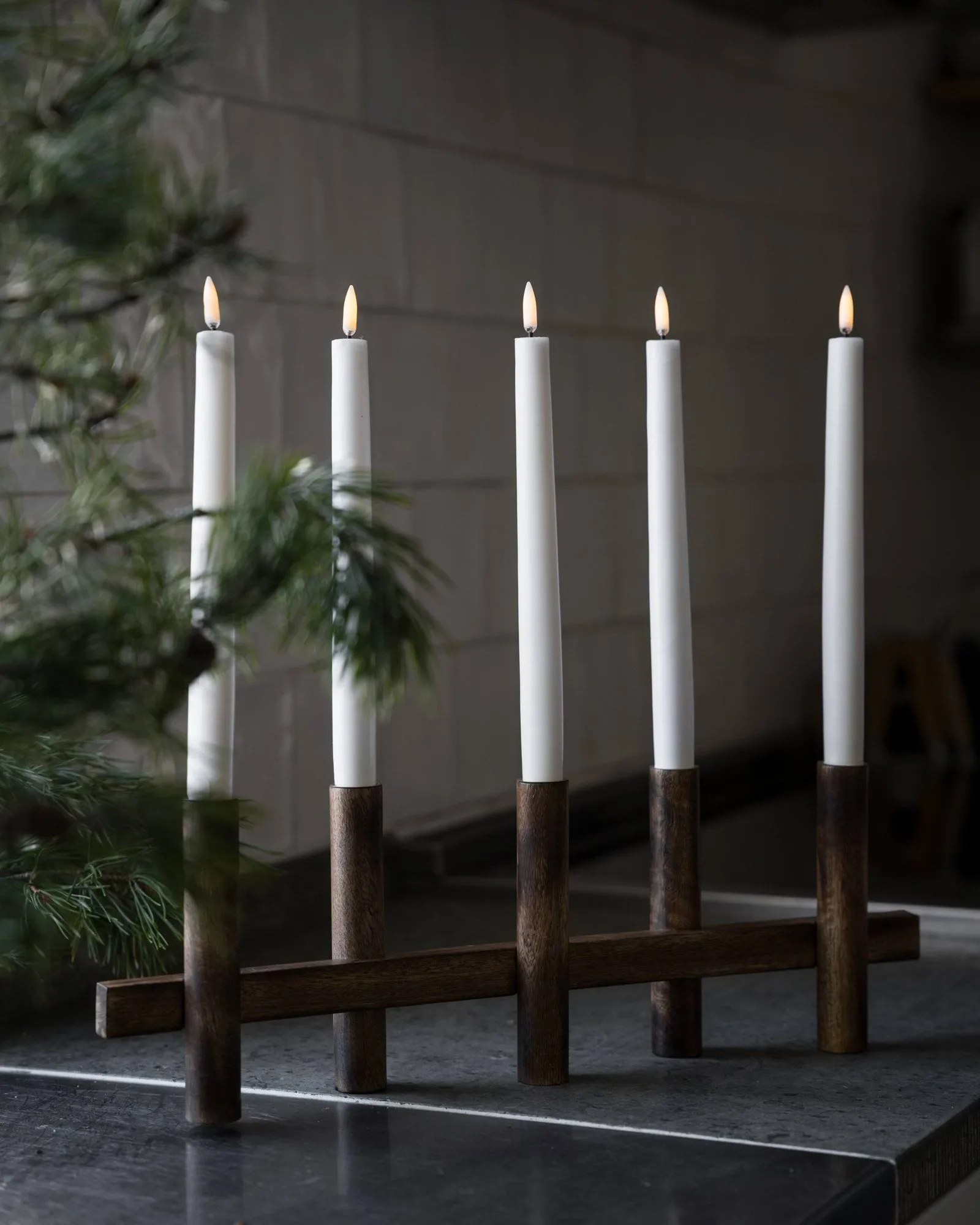 Ernst castiçal 5 velas, Madeira escura ERNST