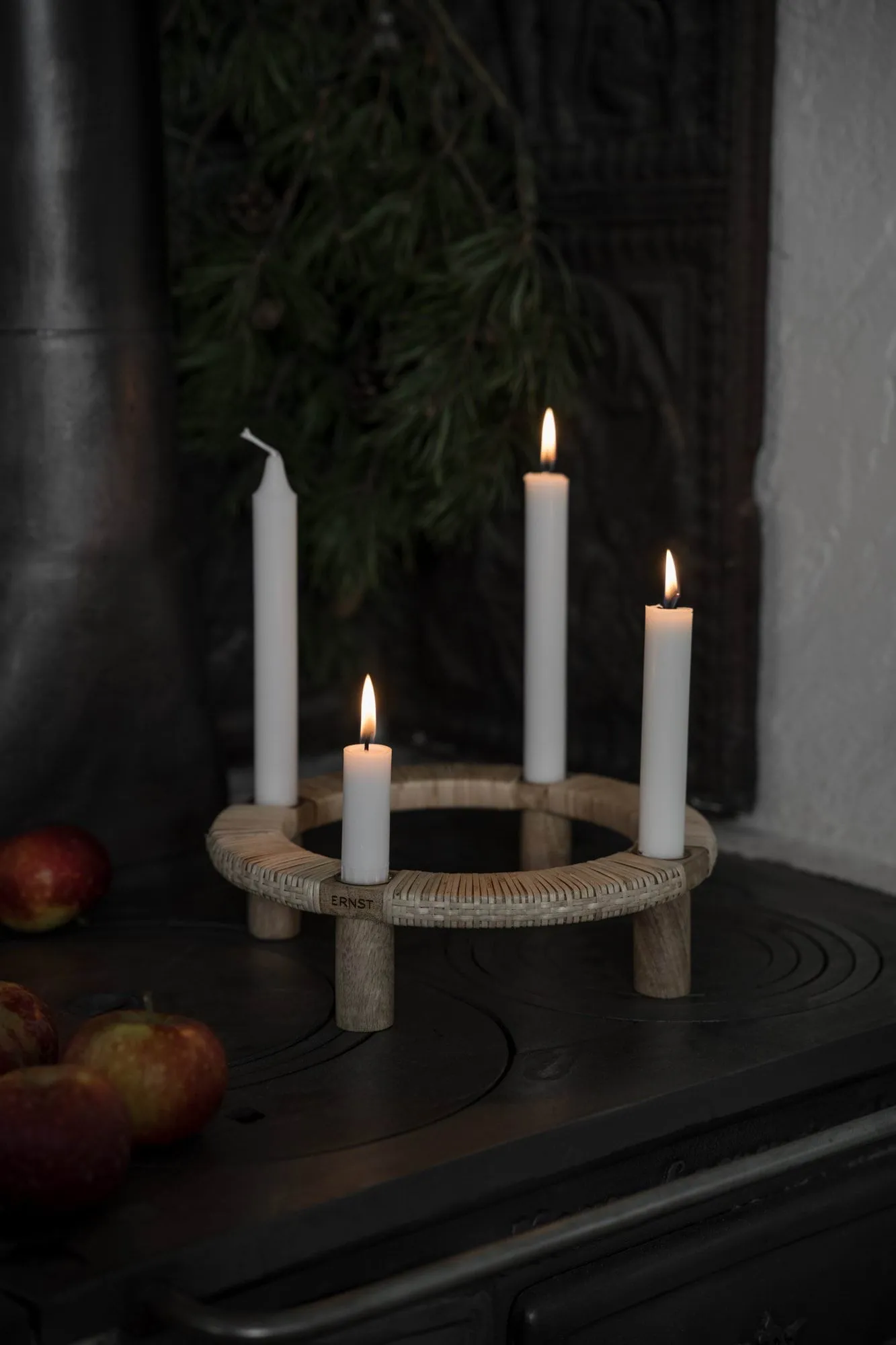 Ernst castiçal redondo para 4 velas, Madeira clara ERNST