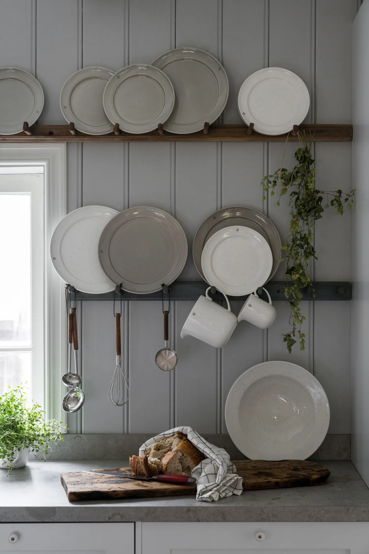 Ernst pá de lixo com cabo de madeira, Marrom escuro ERNST