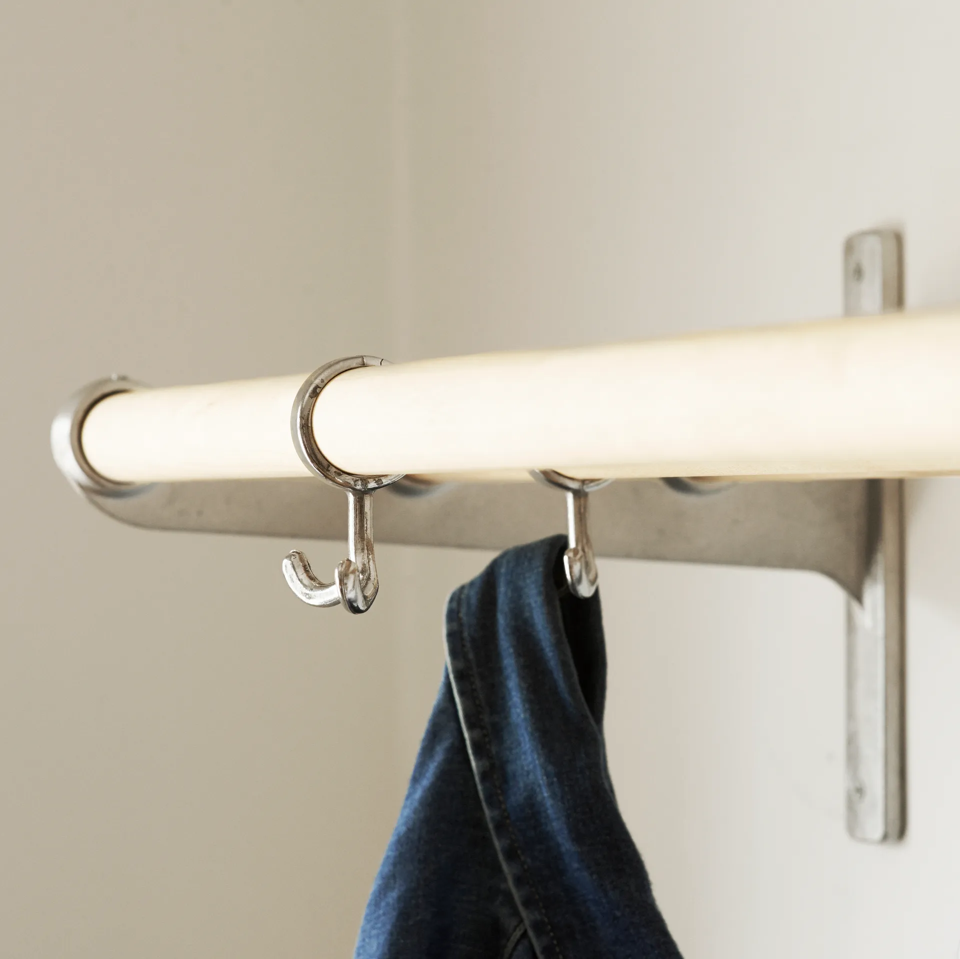 Gancho Nostalgi 2 un., alumínio Essem Design