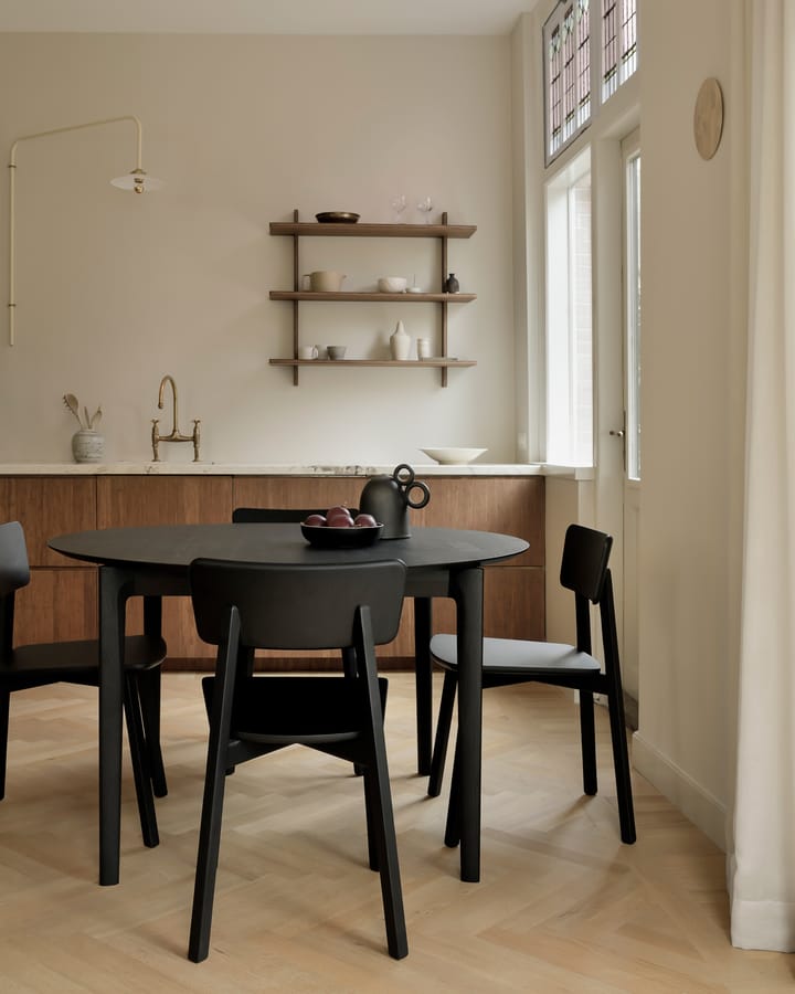 Bok mesa de jantar oval 129/179x100x76 cm, Carvalho envernizado preto Ethnicraft