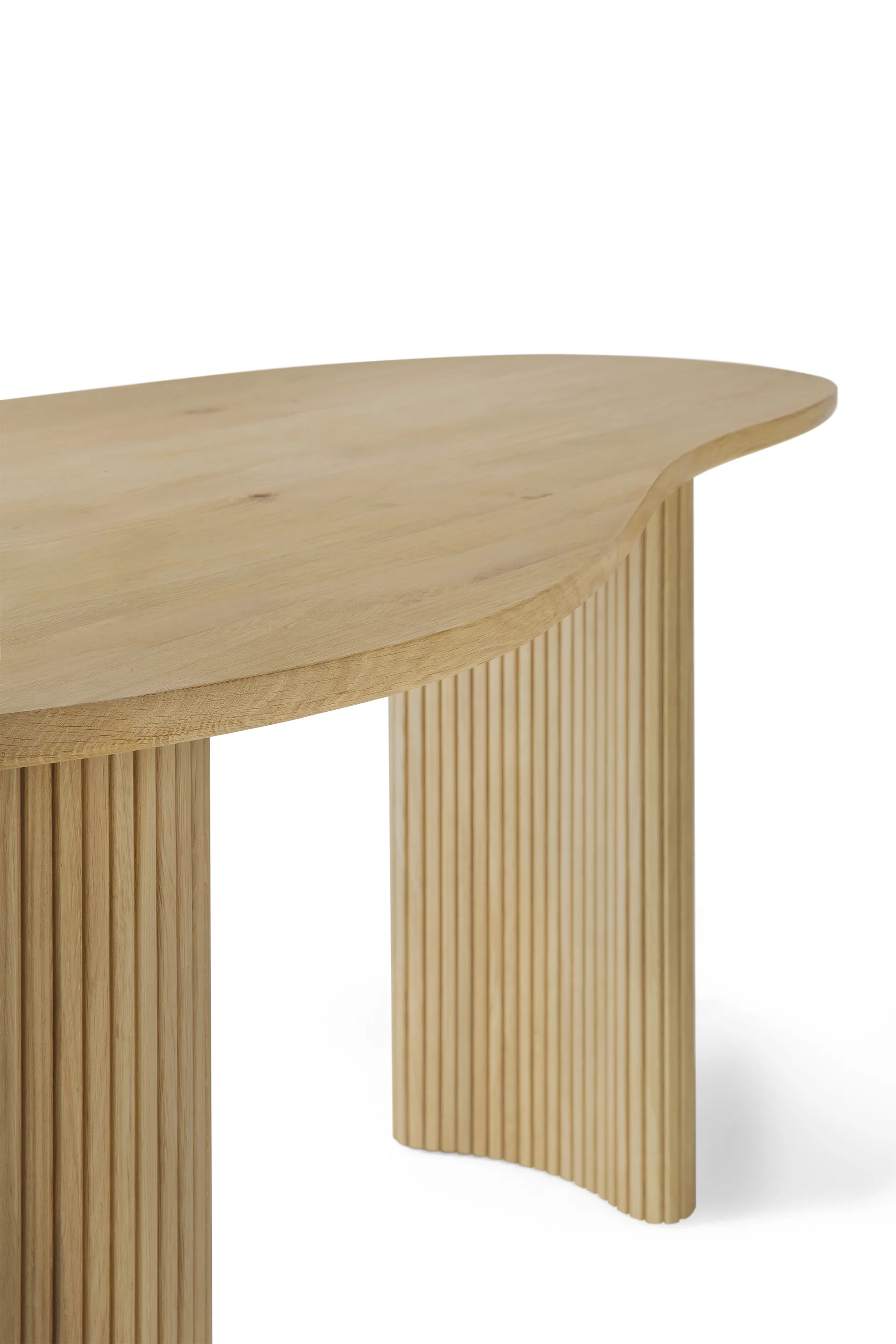 Boomerang secretária, Carvalho lacado, 160x83x76 cm Ethnicraft