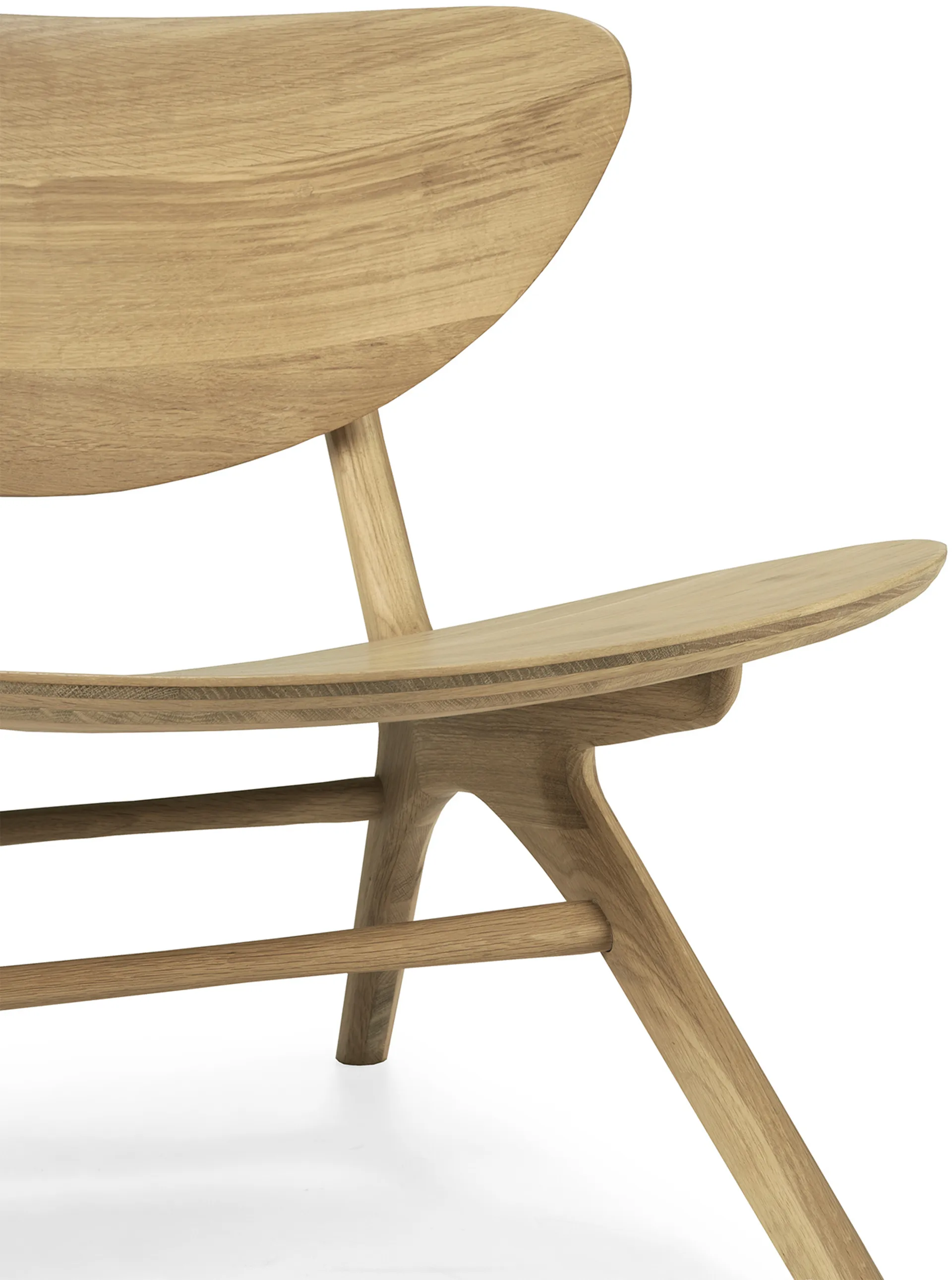 Eye poltrona de lounge, Carvalho envernizado com cera dura Ethnicraft