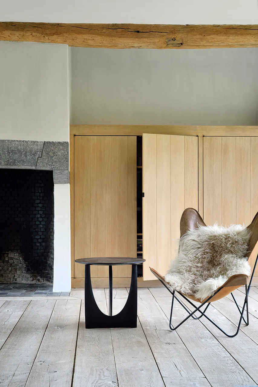 Geometric mesa de apoio, Carvalho preto Ø51 Ethnicraft