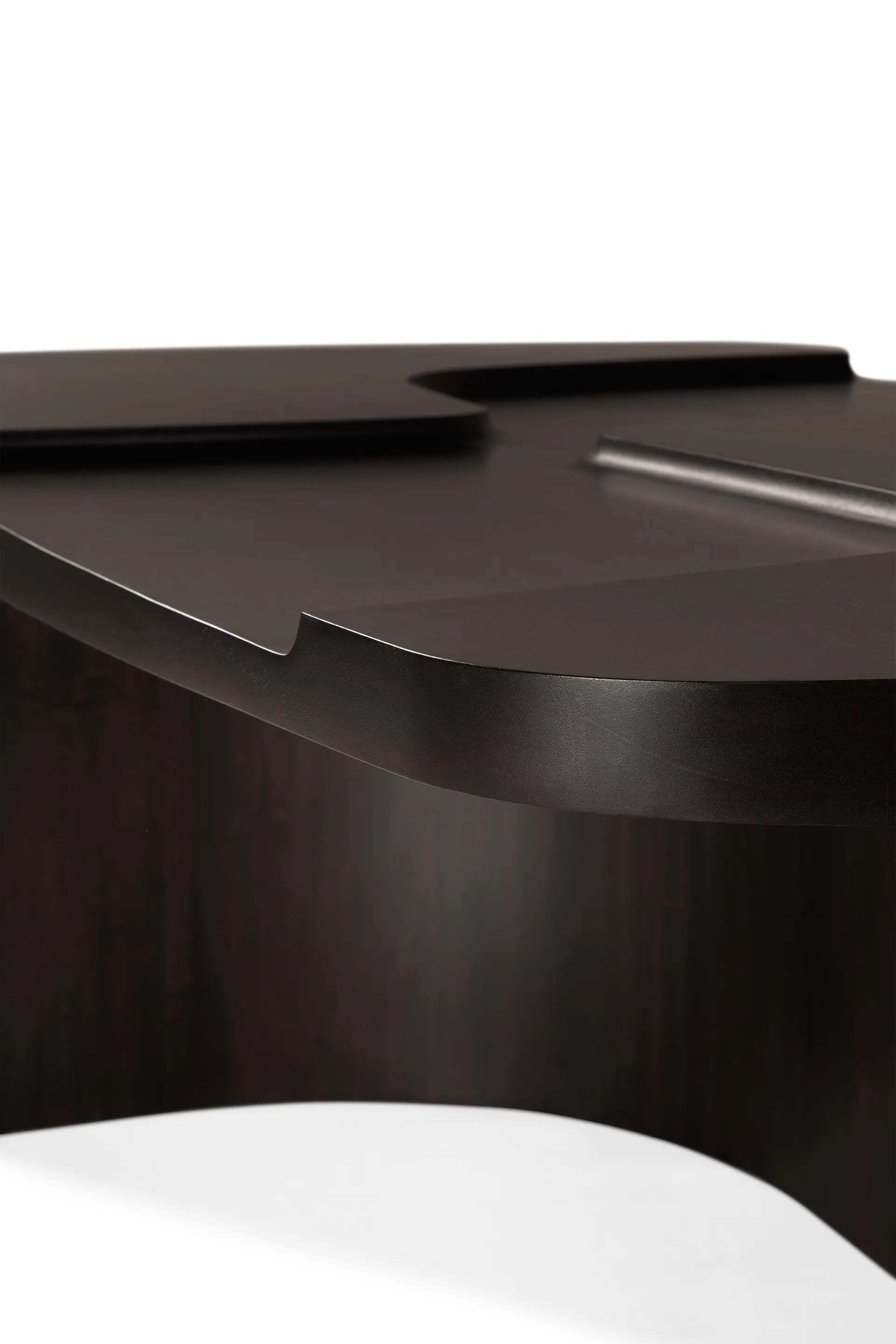 Mesa de centro Brutalist, Mogno castanho rosa, 143x75 cm Ethnicraft