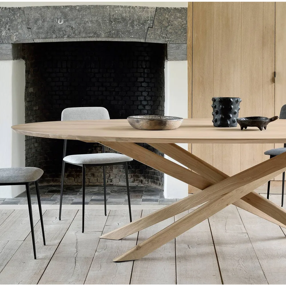 Mikado mesa de jantar oval , Carvalho envernizado com cera dura Ethnicraft