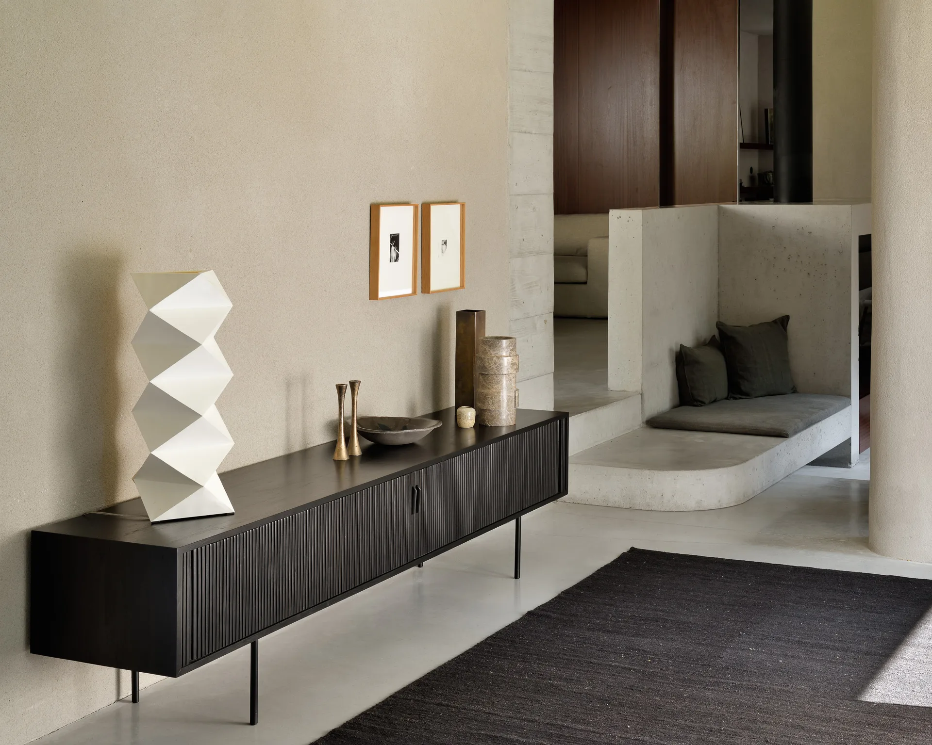 Roller Max banco para TV, Lacado teca-preto-2 portas Ethnicraft