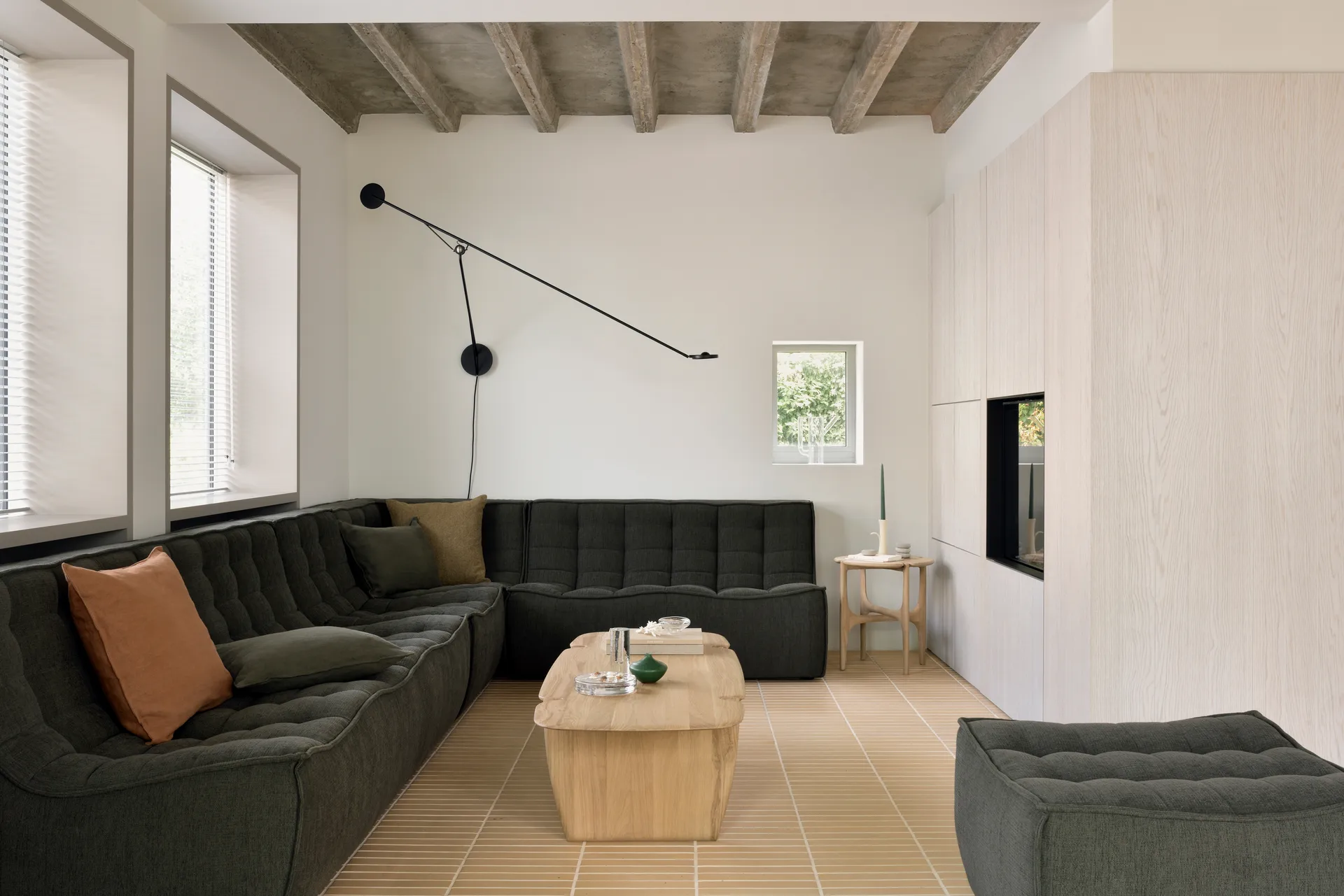 Sofá modular de canto N701 com canto arredondado, tecido Moss Eco, 301x171 cm,  Ethnicraft