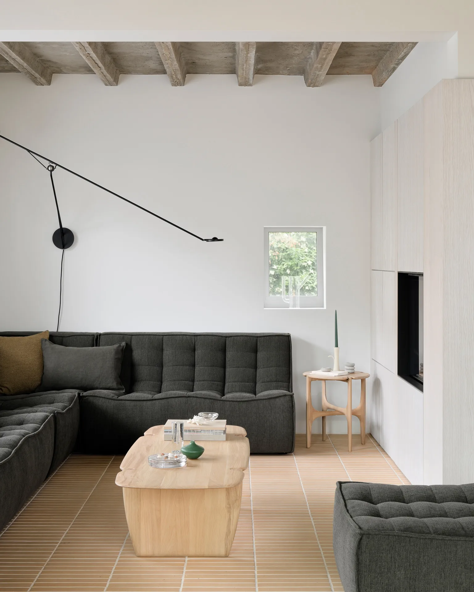 Sofá modular de canto N701 com canto arredondado, tecido Moss Eco, 330x260 cm Ethnicraft