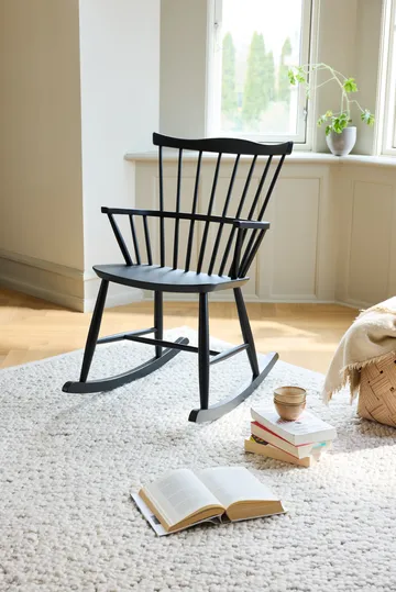 J52G cadeira de balanço  - Beech Ral 9005 - FDB Møbler