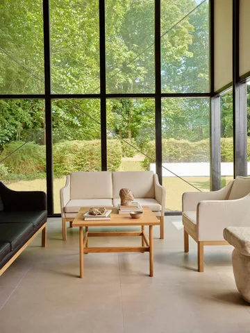 L46 MK155 easy chair poltrona com braços - Carvalho lacado - pele preta - FDB Møbler