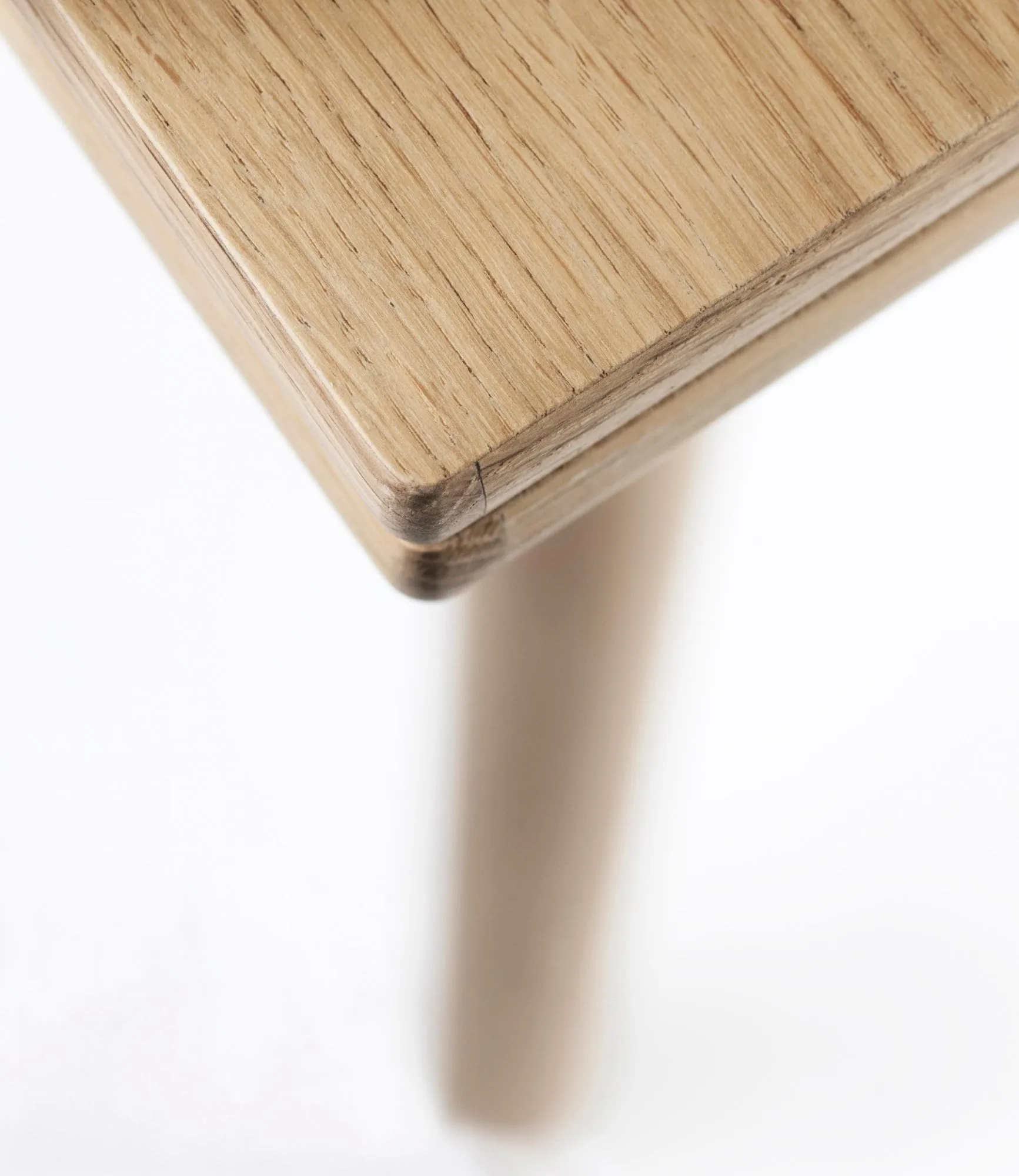 Mesa de jantar C35AH extrato holandês 82x82 cm, Oak nature-oak nature lacquered FDB Møbler