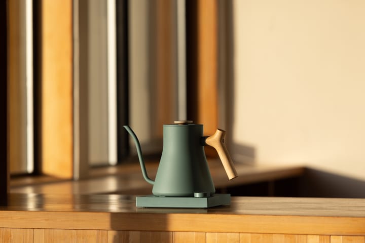Fervedor Elétrico Stagg EKG com temperatura variável 90 cl, Smoke green-maple Fellow