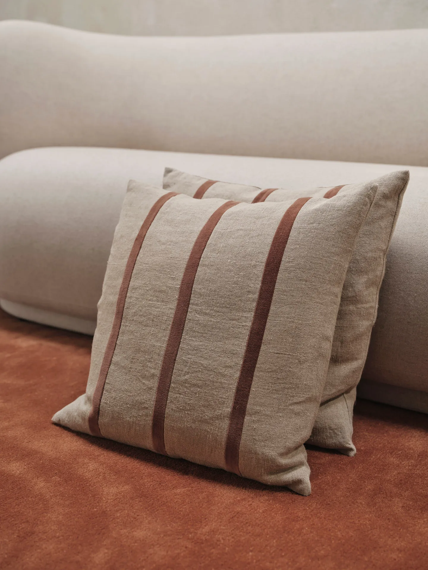 Almofada Senti Stripe 50x50 cm, Linen-carob brown Ferm Living