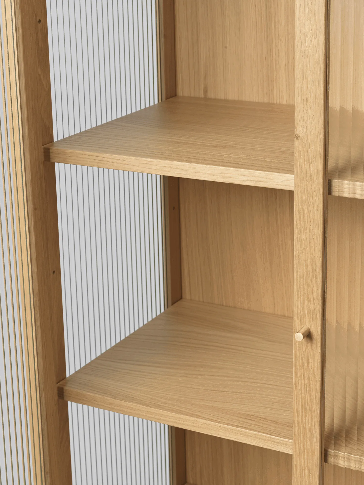 Armário vitrine Reed 70x155 cm, Natural oak Ferm Living