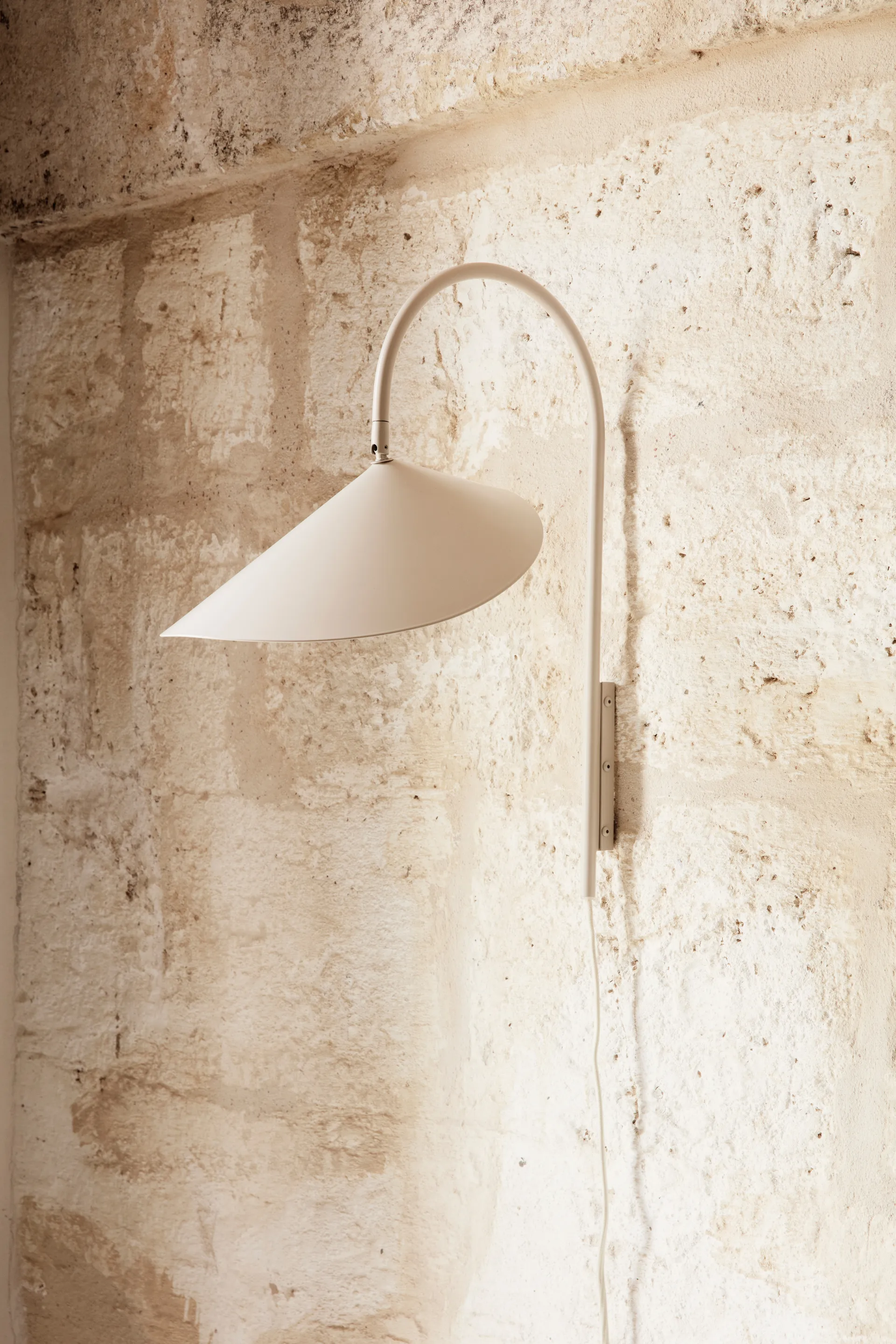 Arum Swivel candeeiro de parede, cashmere Ferm Living