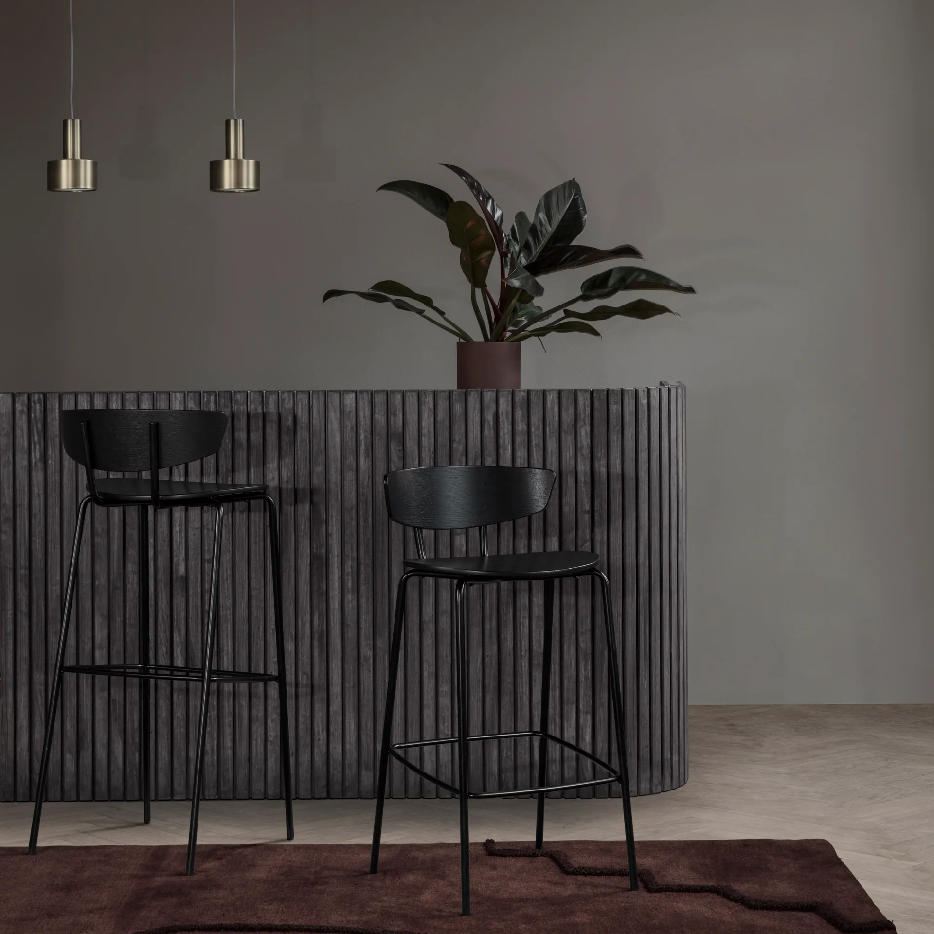 Banco raso Herman, Preto Ferm Living